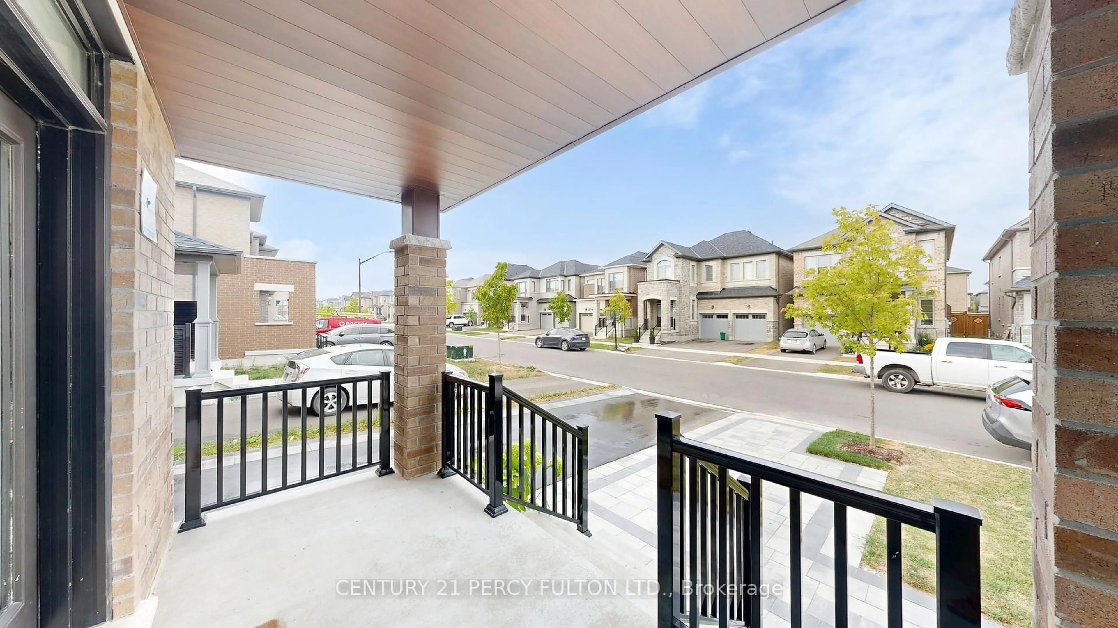 Patio, city buildings view from balcony for 40 Vickery St, Whitby Ontario L1P 0L2