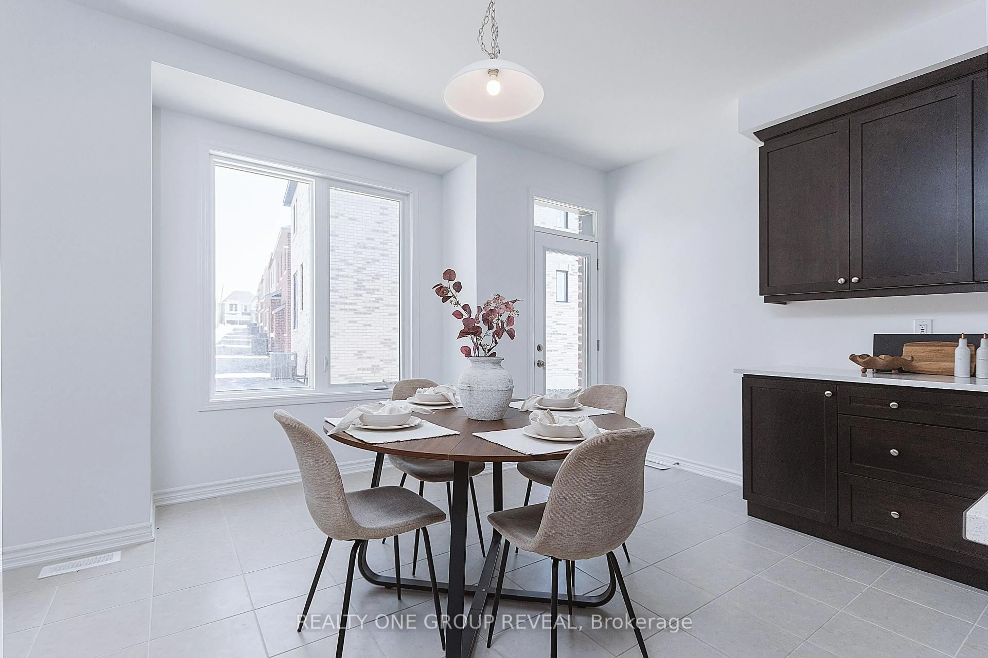 Dining room, ceramic/tile floor for 3311 Marchington Sq, Pickering Ontario L1X 0N1