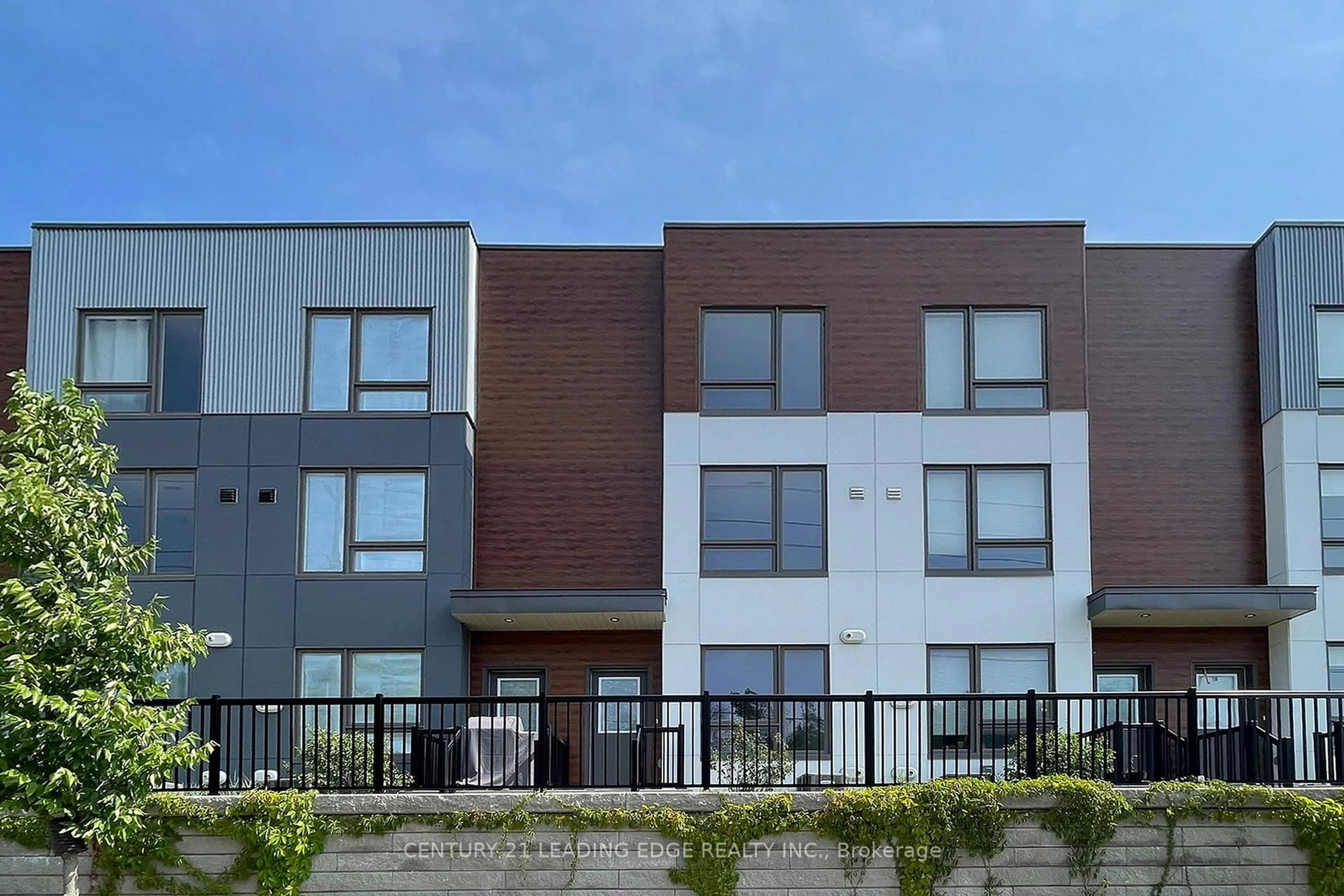 Home with vinyl exterior material, building for 1630 Pleasure Valley Path, Oshawa Ontario L1G 0E3