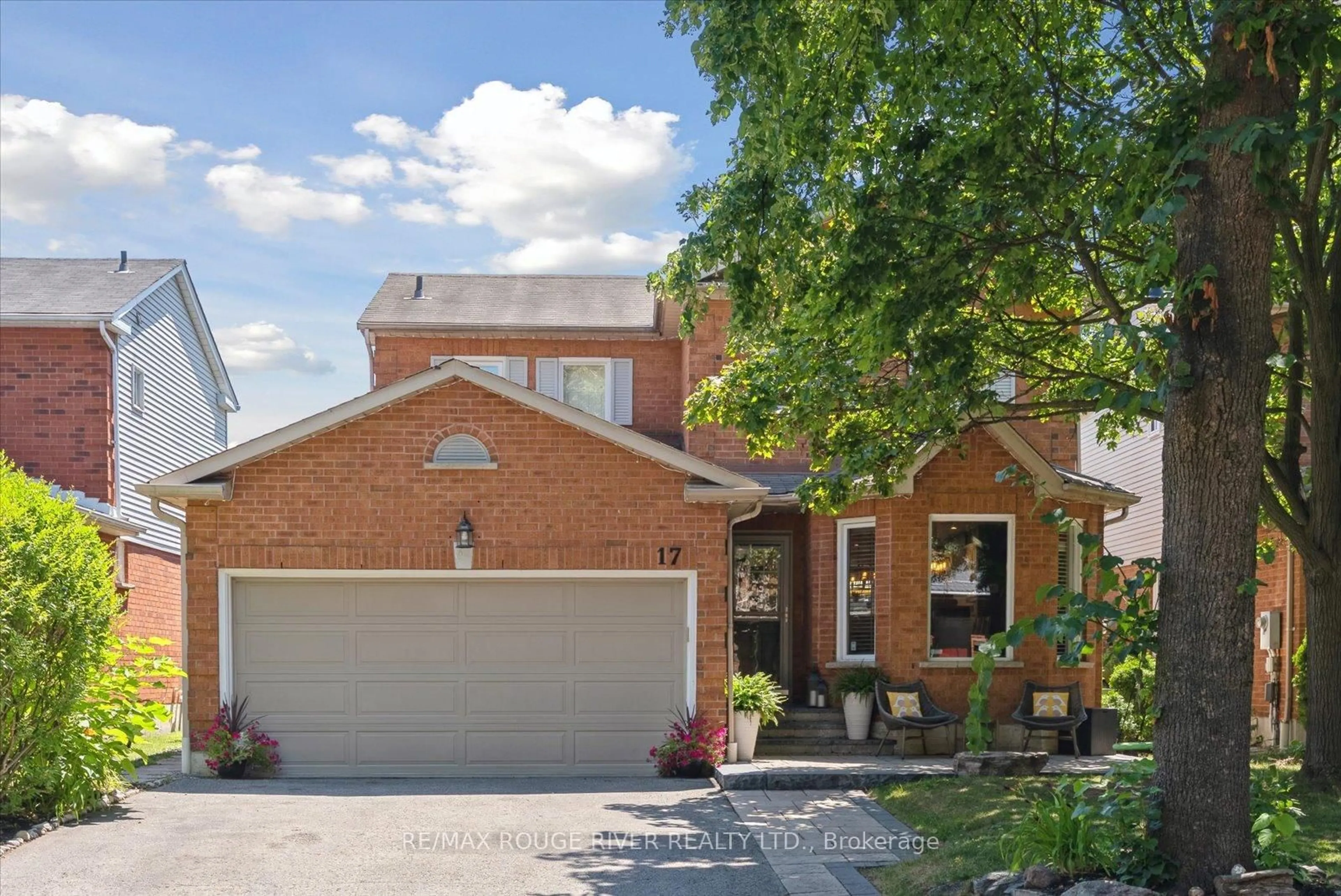 Home with brick exterior material, street for 17 Houghton Crt, Whitby Ontario L1N 8Z6