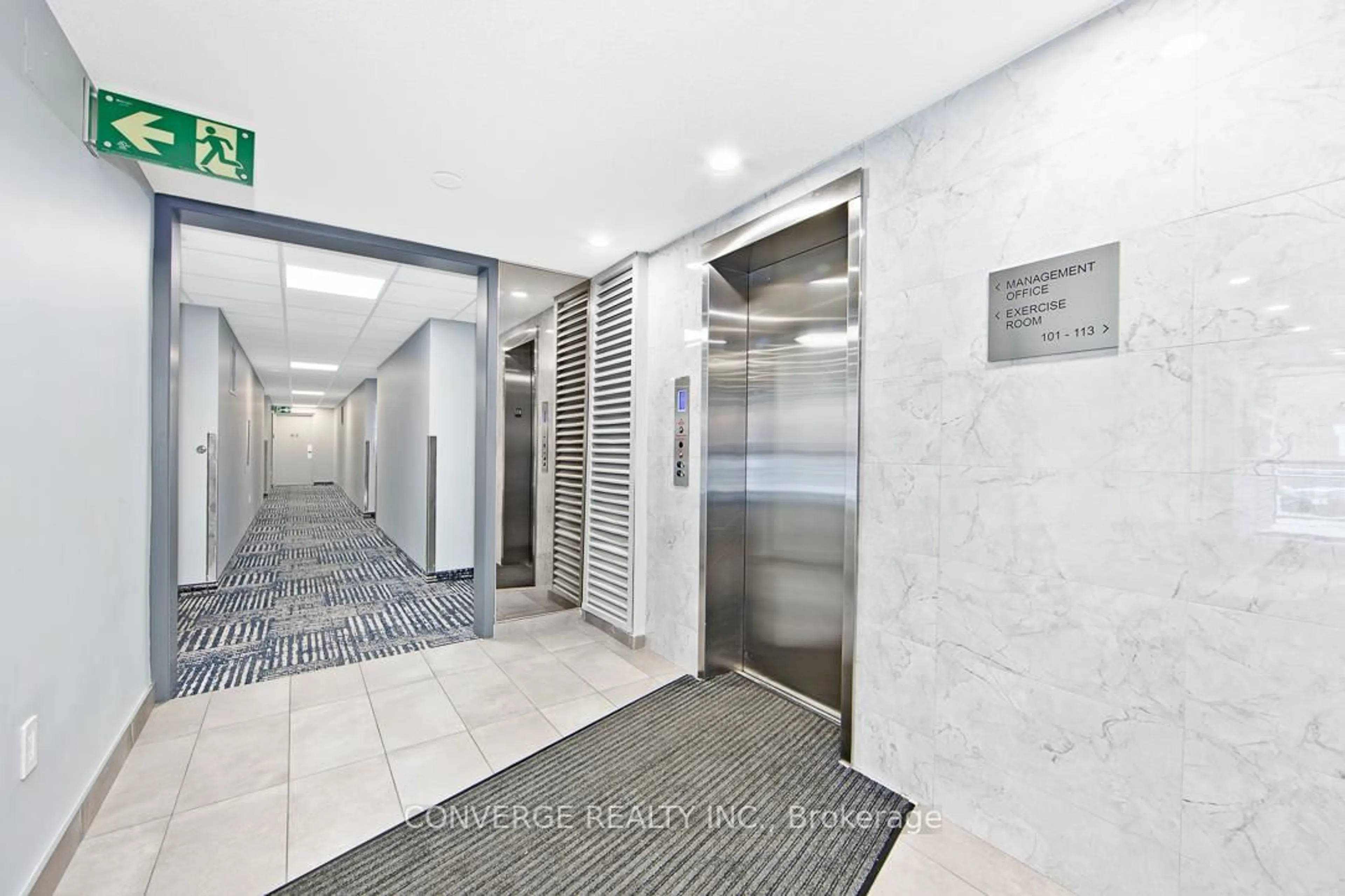 Indoor foyer for 4062 Lawrence Ave #406, Toronto Ontario M1E 4V5