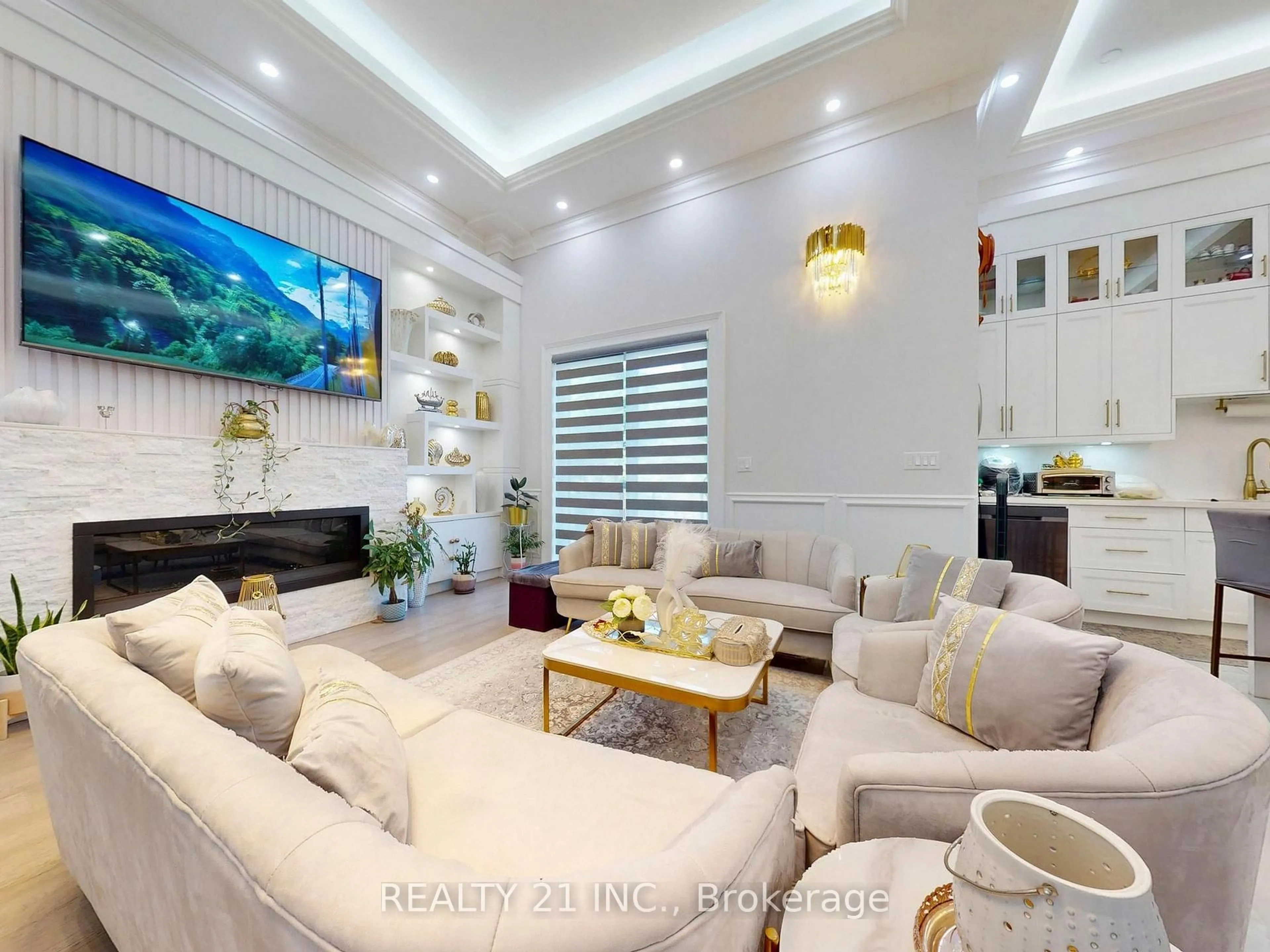 Living room with furniture, unknown for 36 Craiglee Dr, Toronto Ontario M1N 2L8