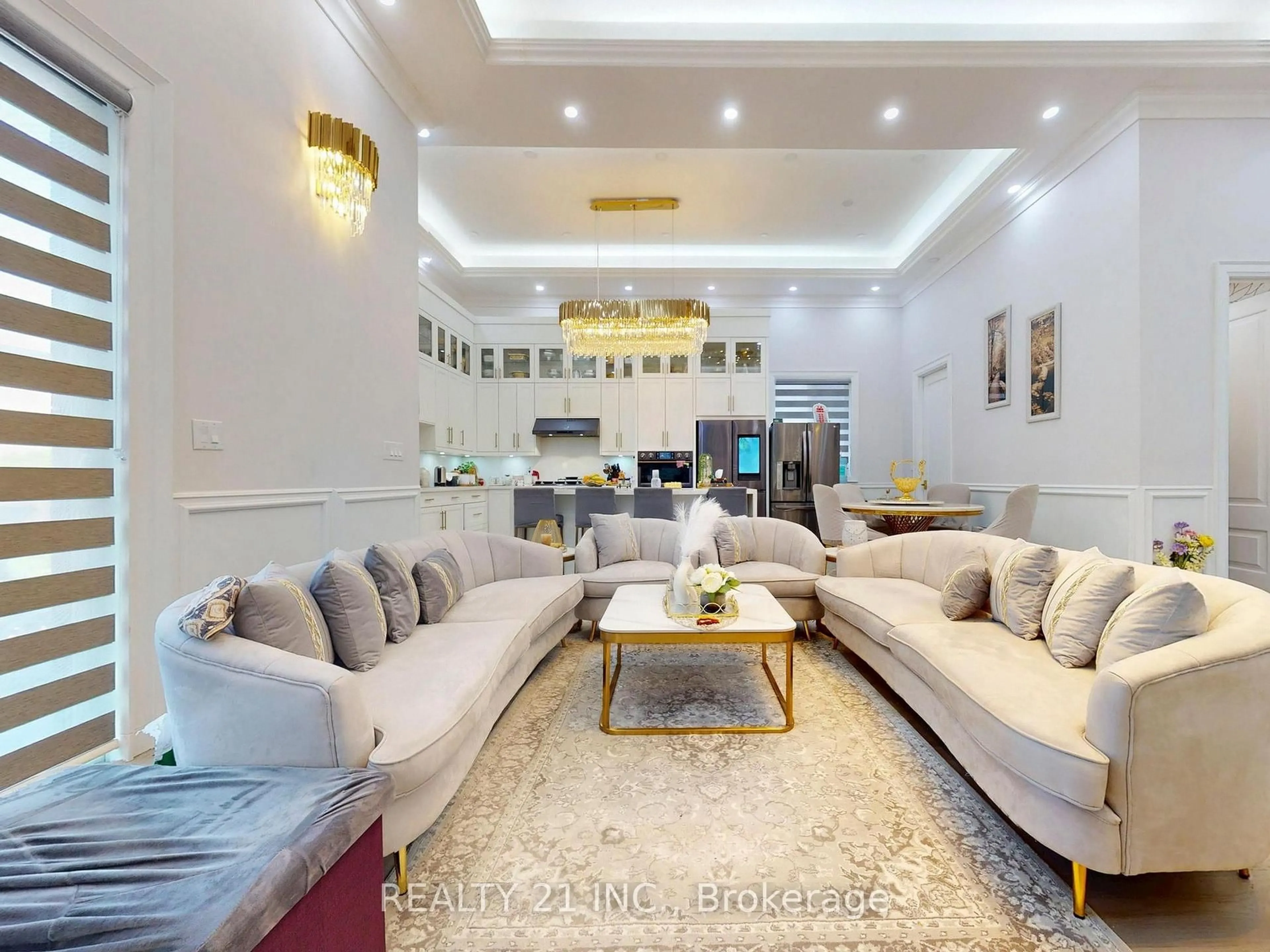 Living room with furniture, unknown for 36 Craiglee Dr, Toronto Ontario M1N 2L8