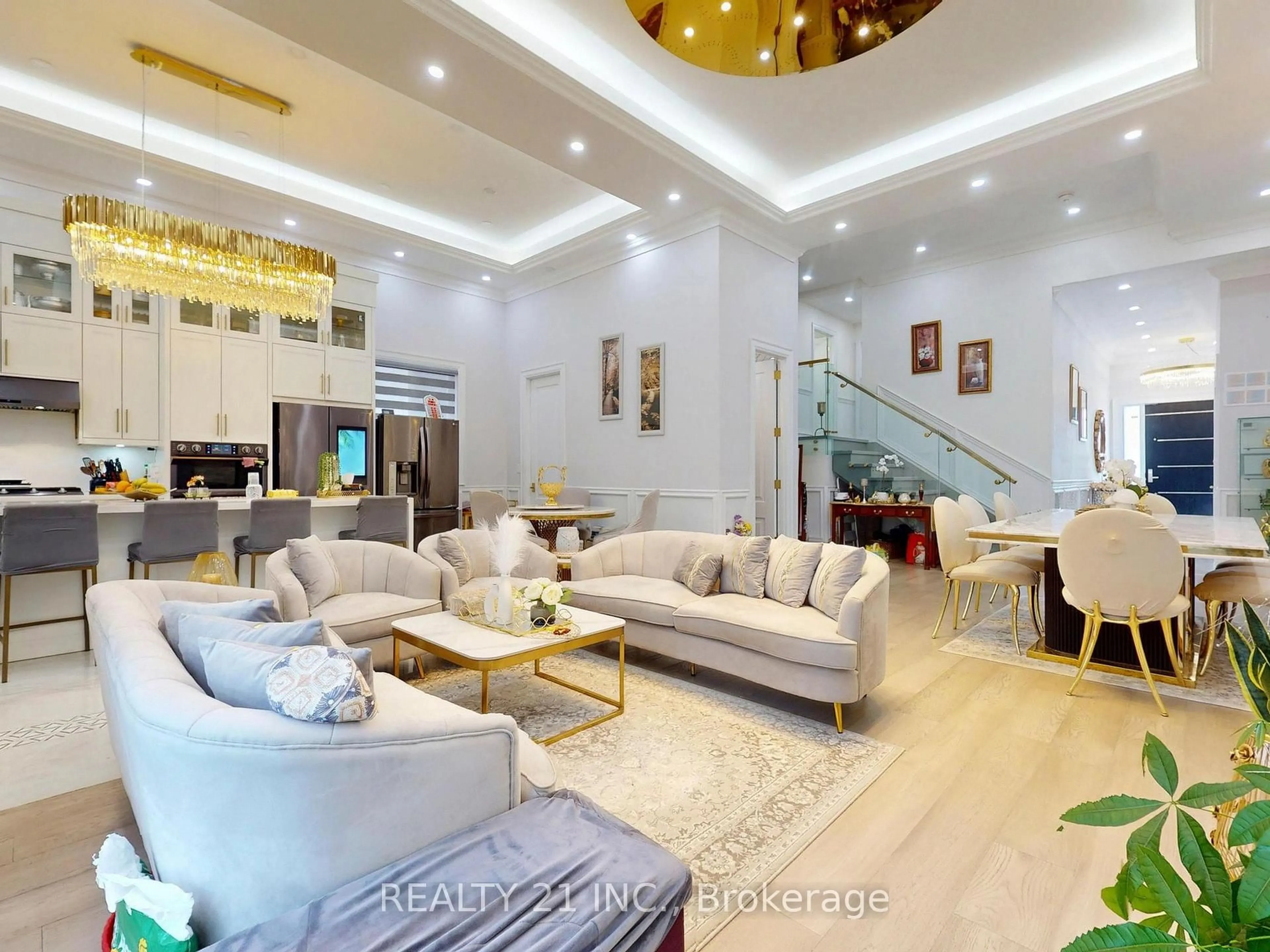 Living room with furniture, unknown for 36 Craiglee Dr, Toronto Ontario M1N 2L8