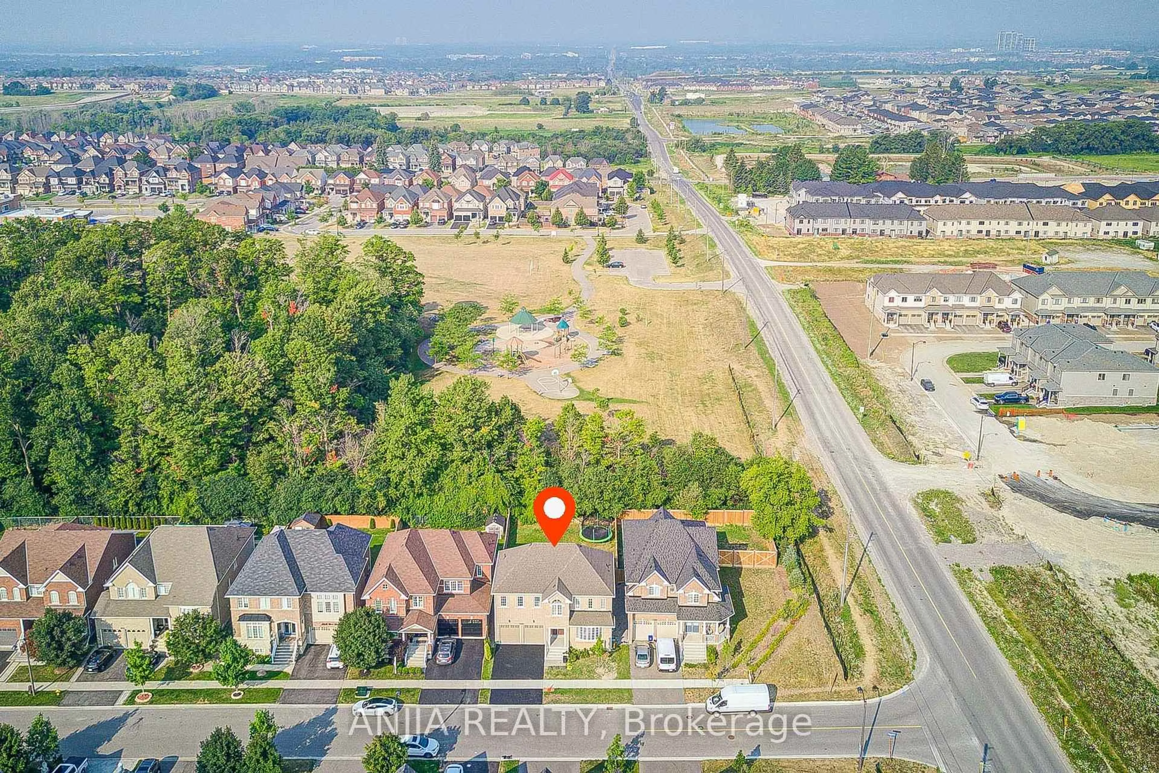 A pic from outside/outdoor area/front of a property/back of a property/a pic from drone, street for 2036 Kurelo Dr, Oshawa Ontario L1K 0W7