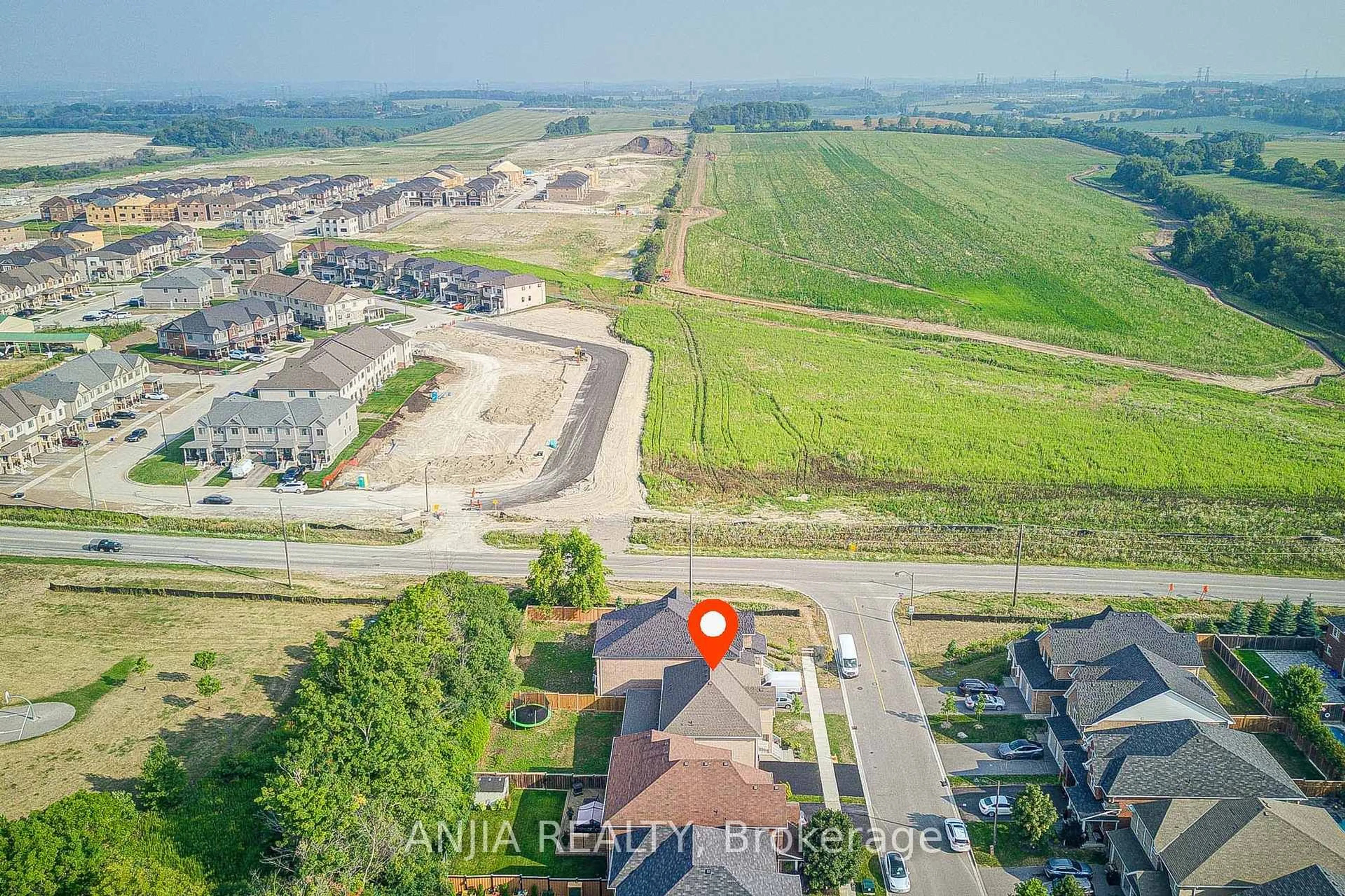 A pic from outside/outdoor area/front of a property/back of a property/a pic from drone, unknown for 2036 Kurelo Dr, Oshawa Ontario L1K 0W7