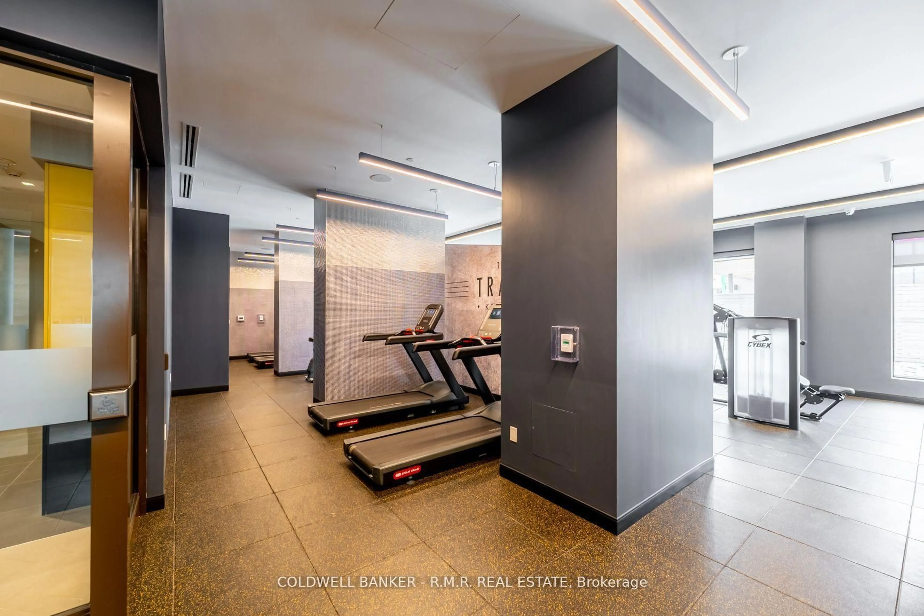 Indoor foyer for 2550 Simcoe St #1704, Oshawa Ontario L1L 0K7