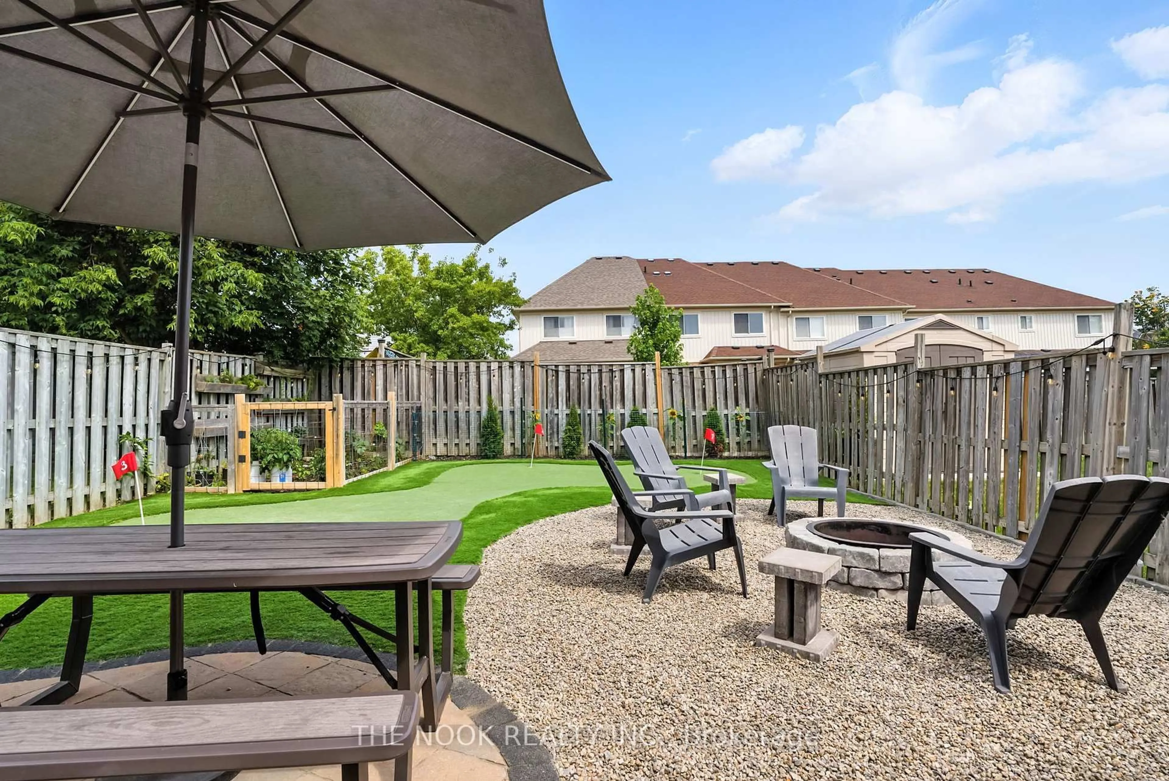 Patio, street for 44 Staples Ave, Clarington Ontario L1E 3H3