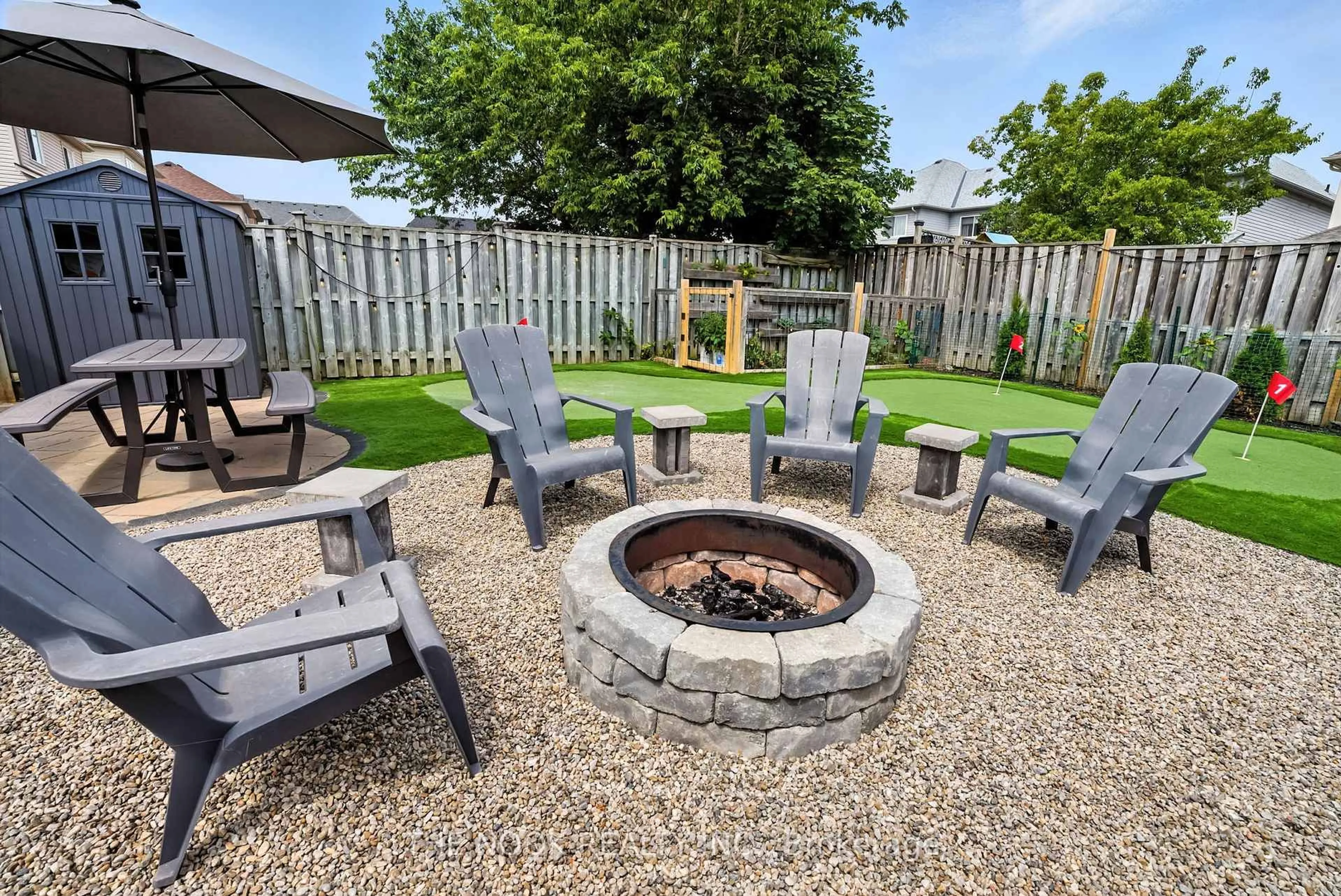 Patio, street for 44 Staples Ave, Clarington Ontario L1E 3H3