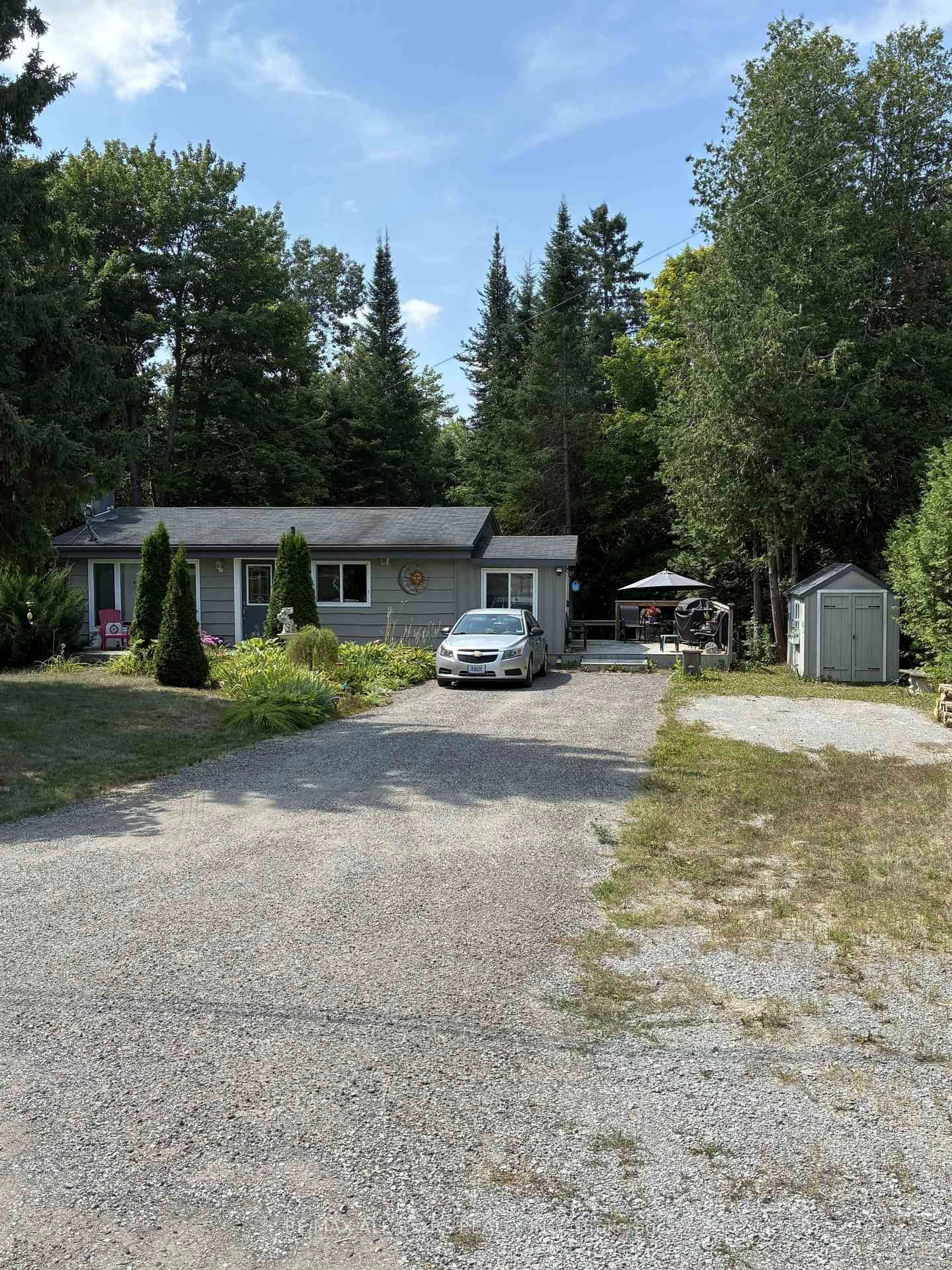 A pic from outside/outdoor area/front of a property/back of a property/a pic from drone, street for 48 Tannenweg Lane, Scugog Ontario L0B 1B0