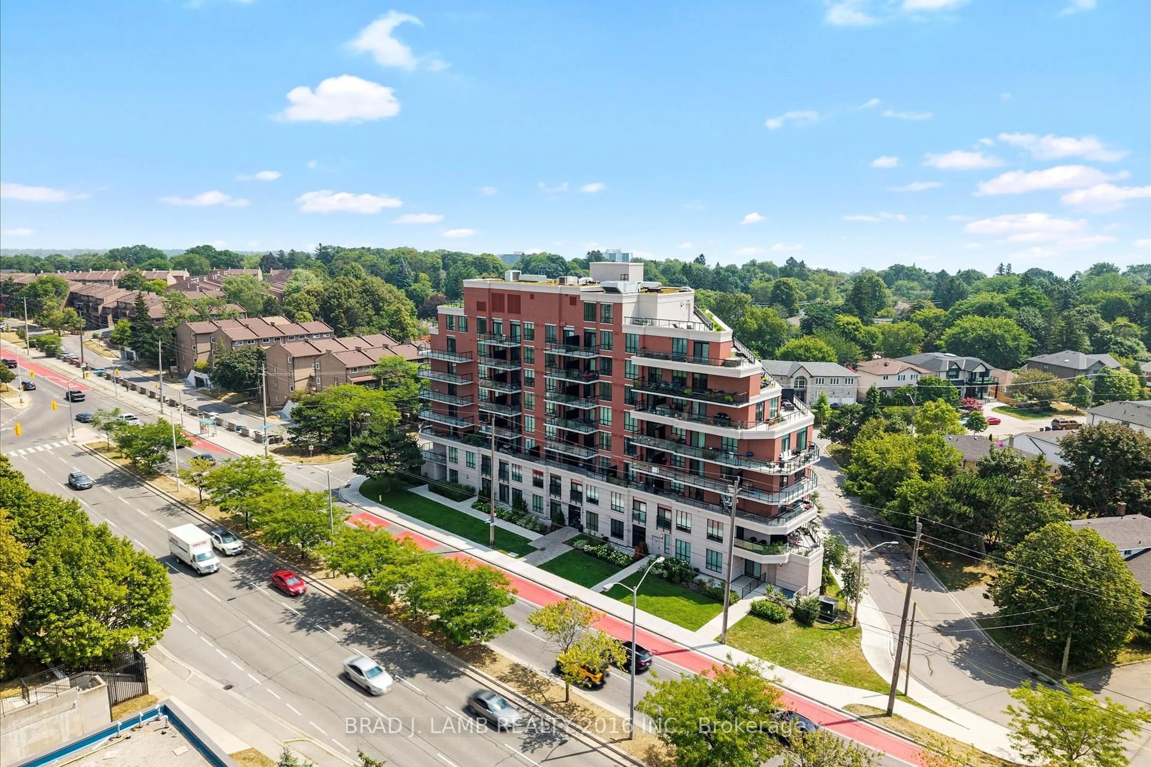 A pic from outside/outdoor area/front of a property/back of a property/a pic from drone, building for 3655 Kingston Rd #112, Toronto Ontario M1M 0E2