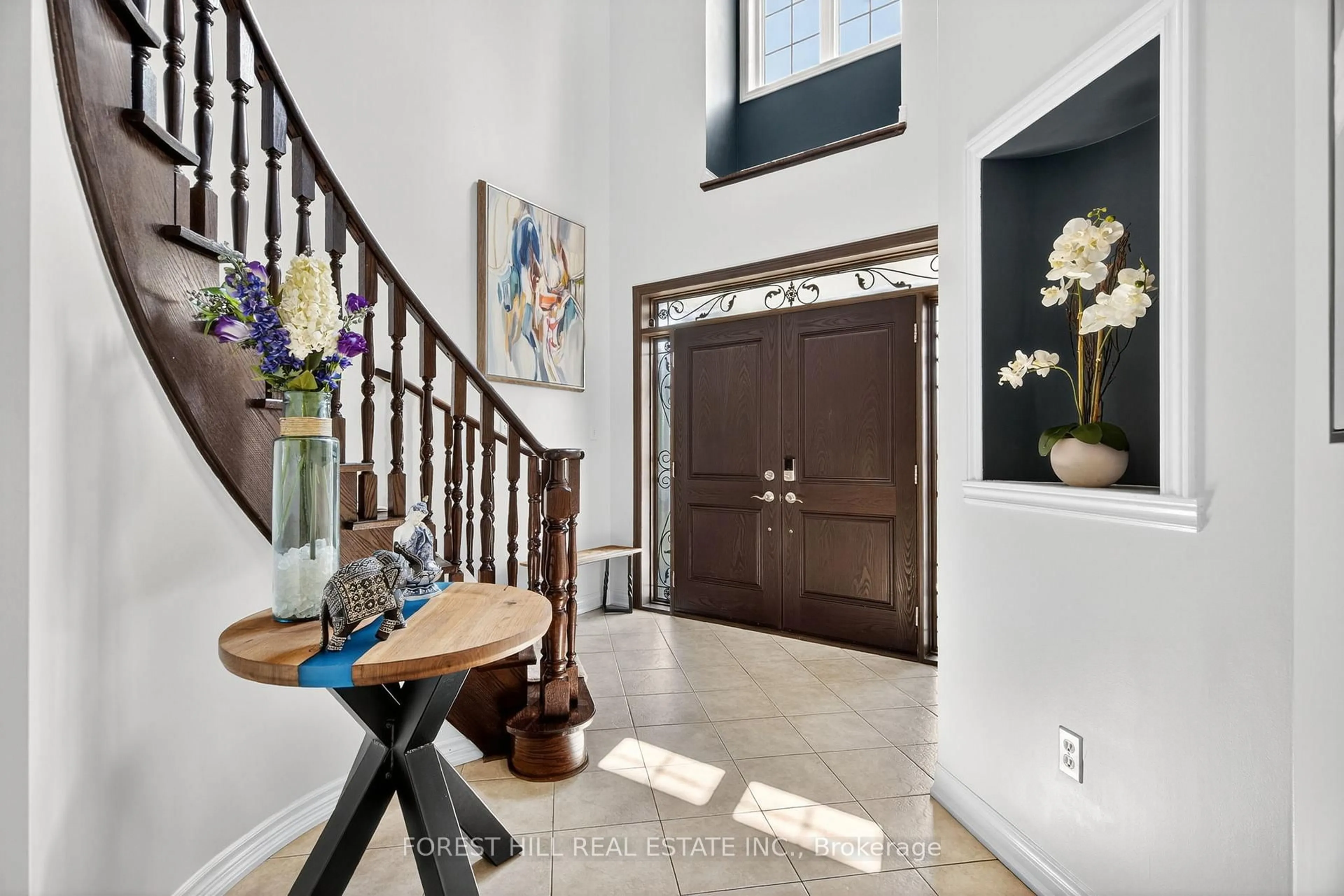 Indoor entryway for 24 Vesna Crt, Clarington Ontario L1C 0C7