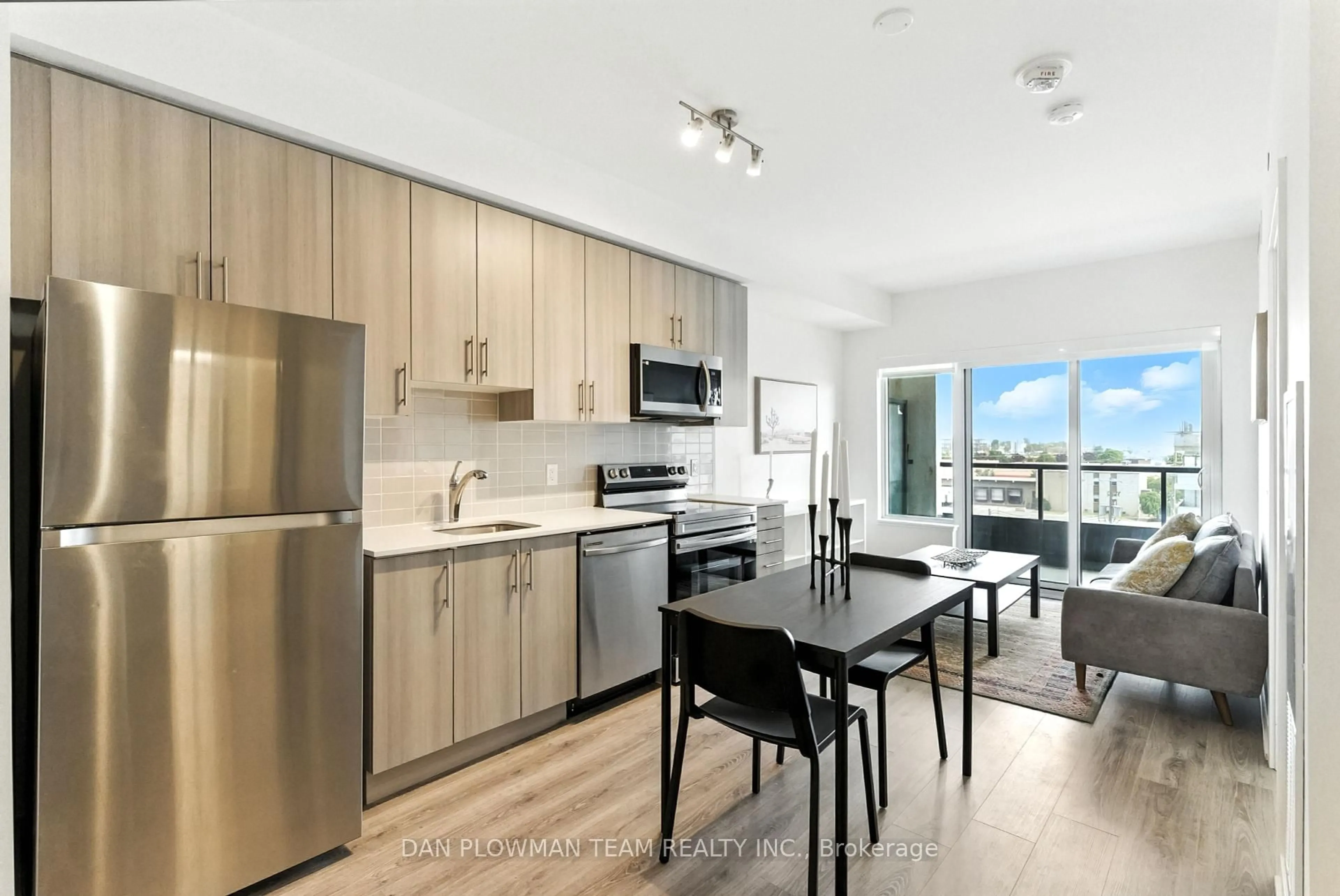 Standard kitchen, unknown for 1480 Bayly St #608, Pickering Ontario L1W 0C2
