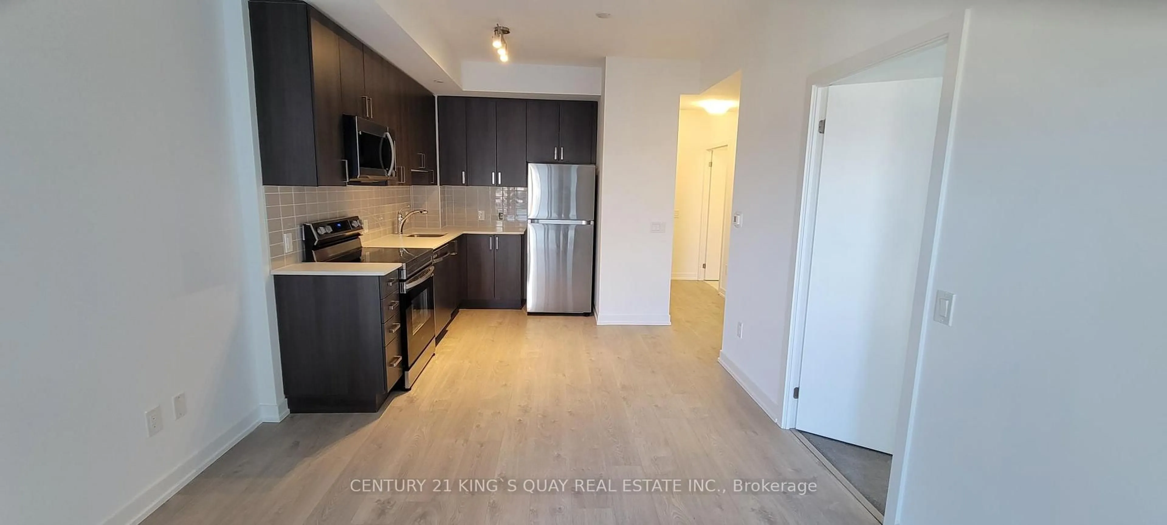 Standard kitchen, unknown for 1480 Bayly St #306, Pickering Ontario L1W 0C2