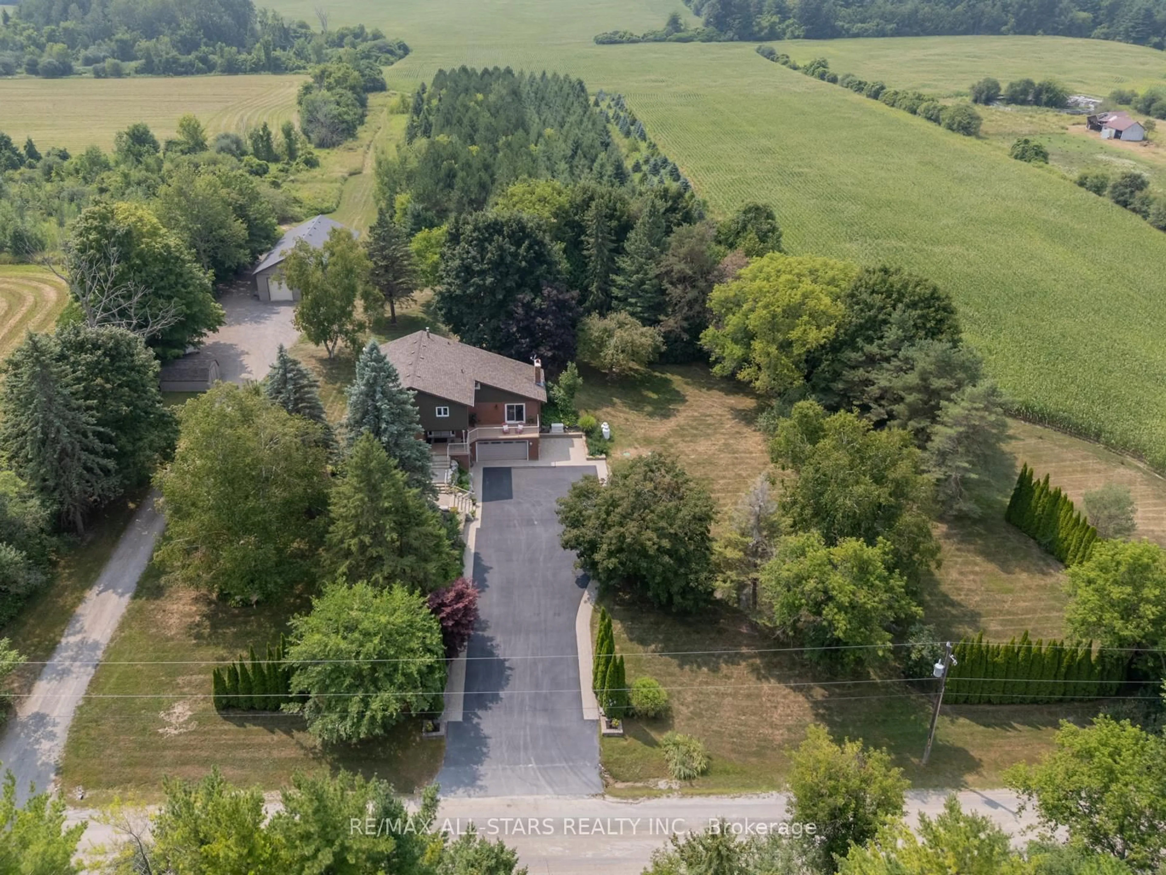 A pic from outside/outdoor area/front of a property/back of a property/a pic from drone, forest/trees view for 4780 Westney Rd, Pickering Ontario L1Y 1A2