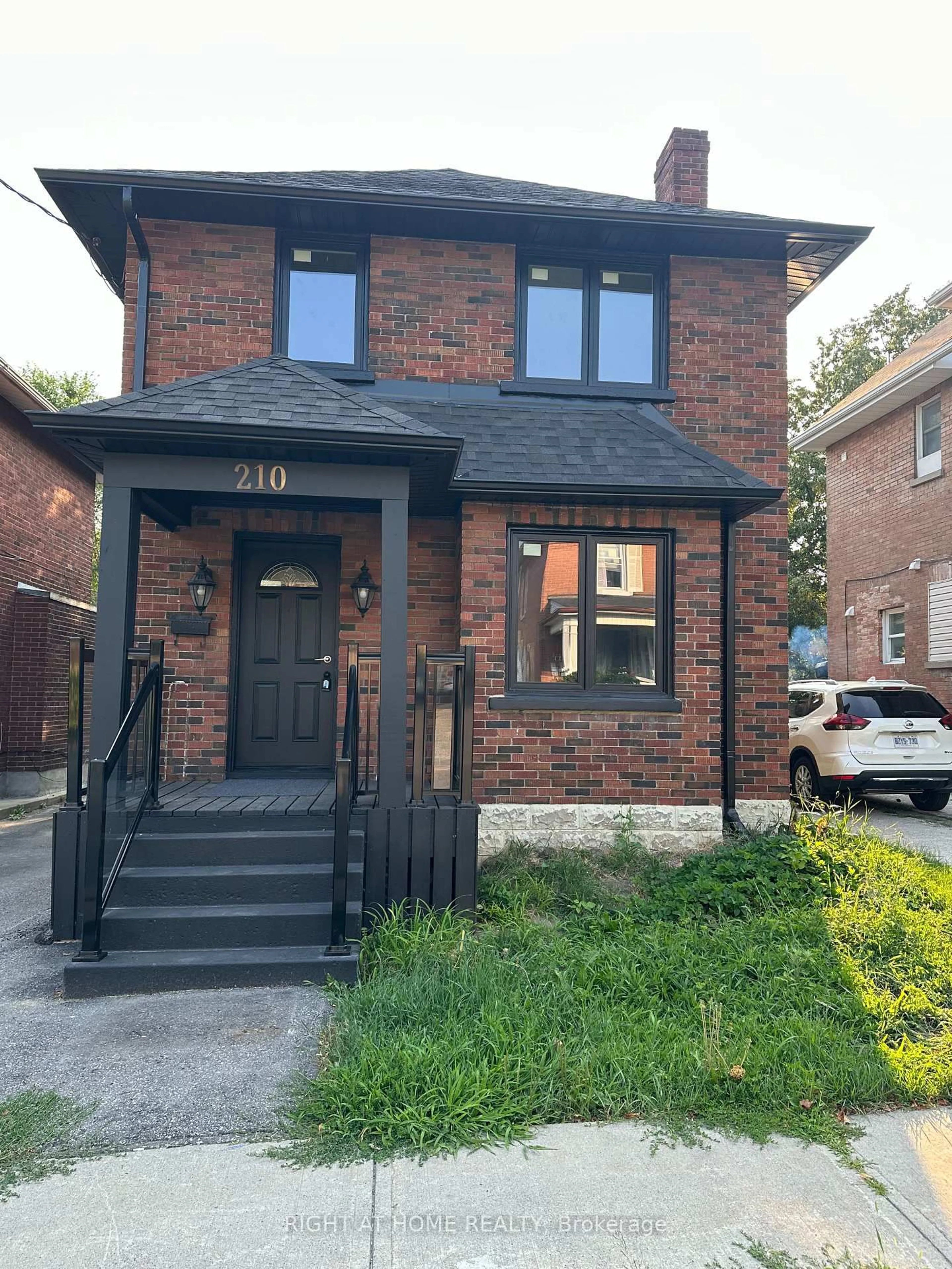 Home with brick exterior material, street for 210 Dearborn Ave, Oshawa Ontario L1G 4Z4