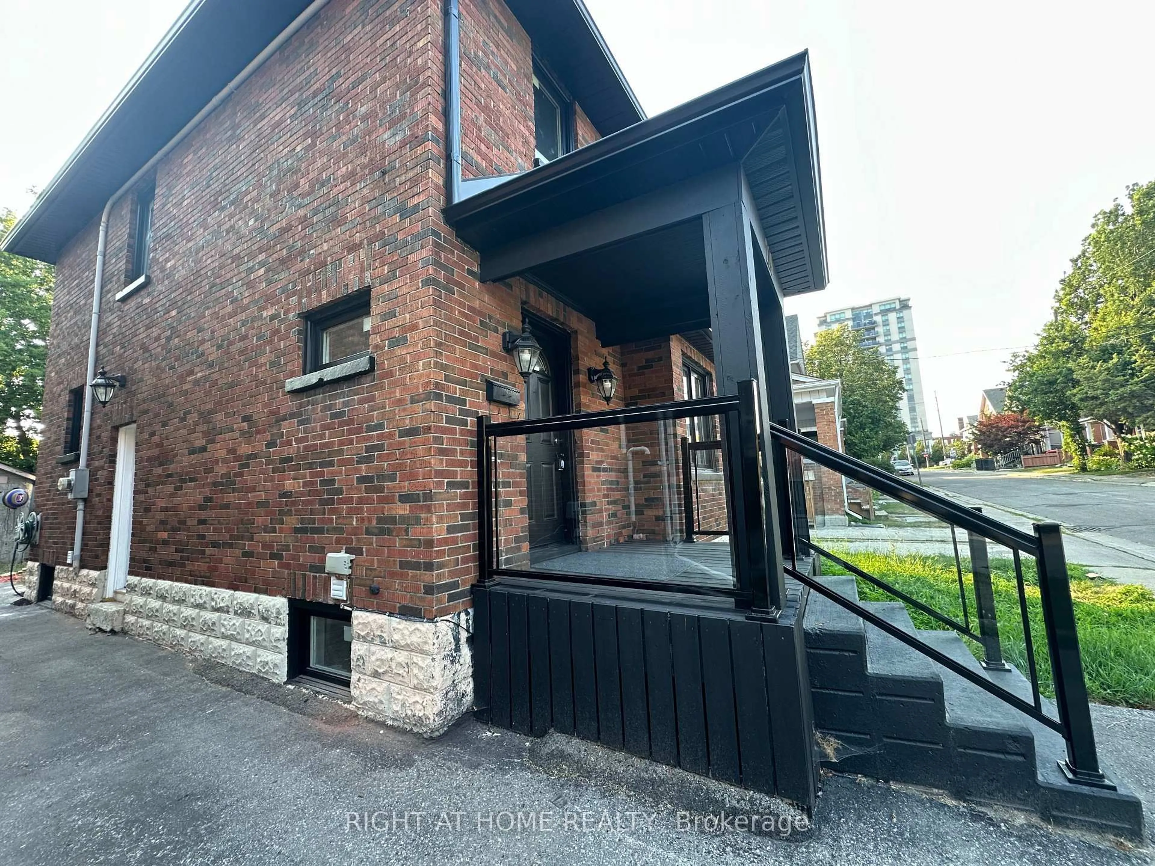 Home with brick exterior material, building for 210 Dearborn Ave, Oshawa Ontario L1G 4Z4