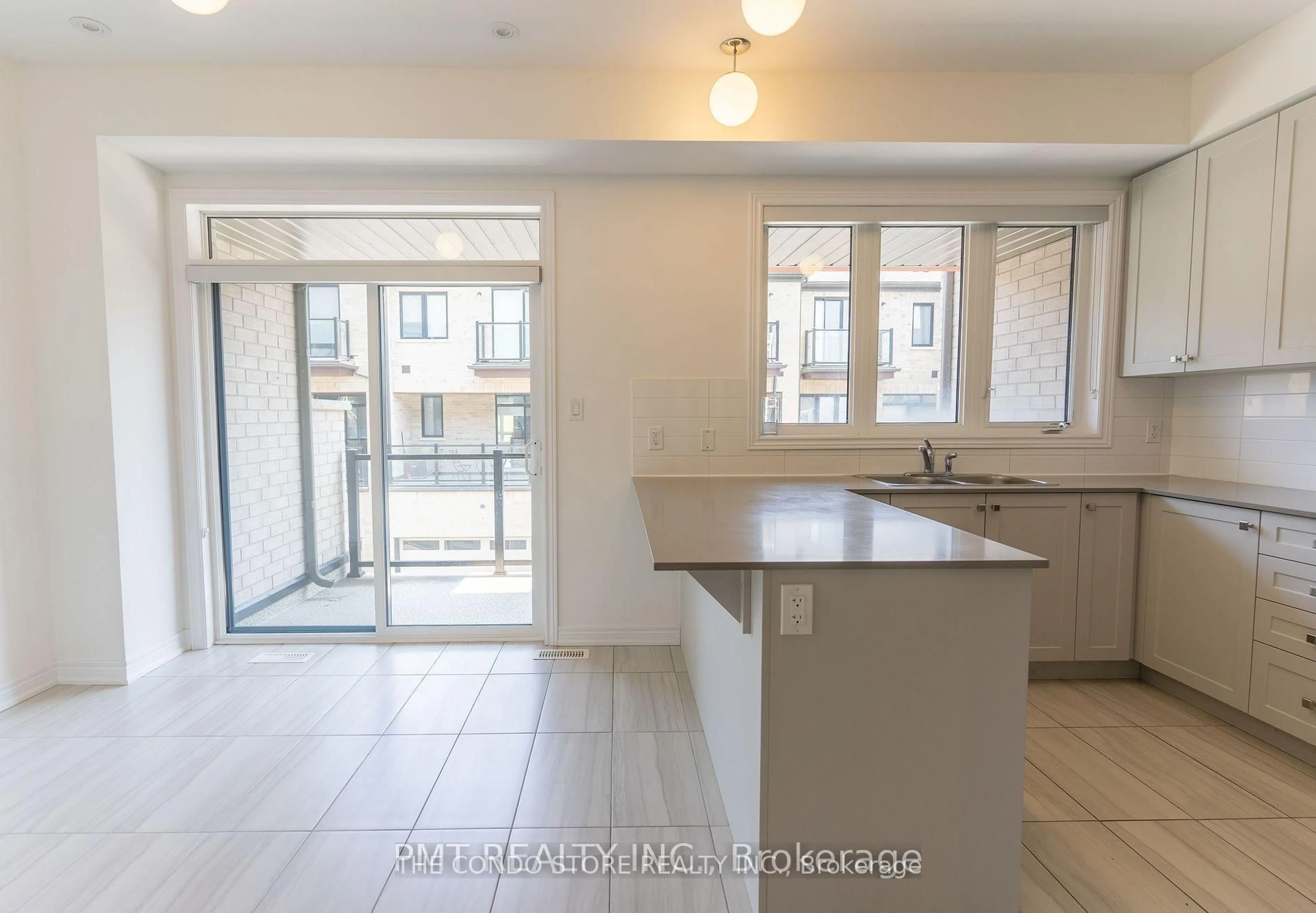 Standard kitchen, unknown for 3 Steamboat Way, Whitby Ontario L1N 0M6