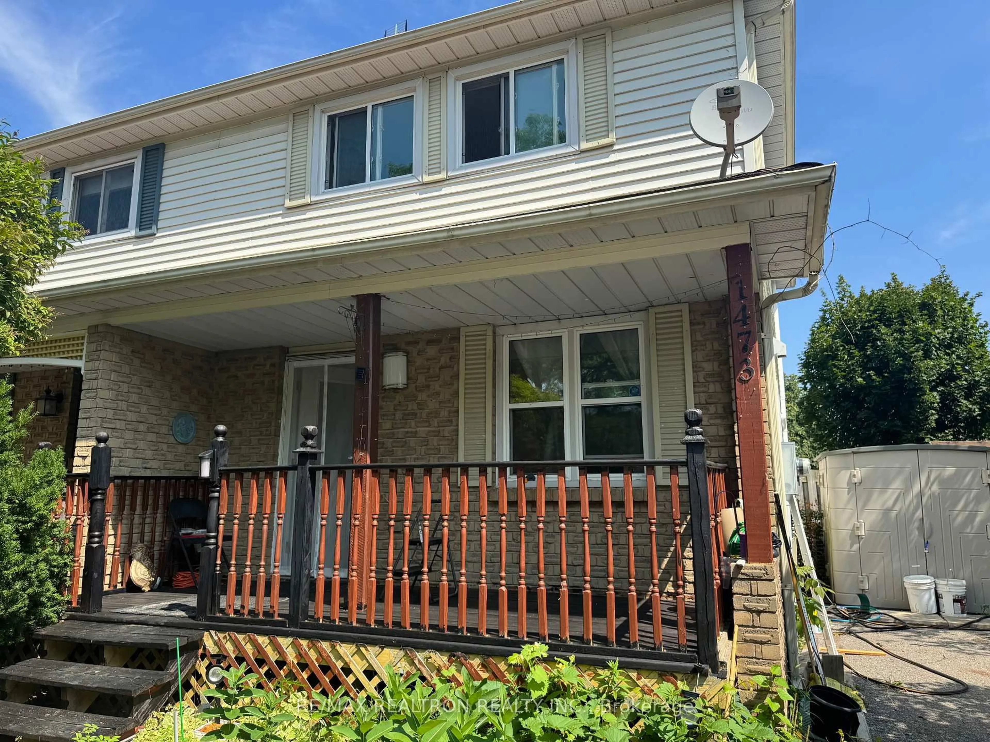 Home with vinyl exterior material, street for 1473 O'hara Crt, Oshawa Ontario L1J 8A5