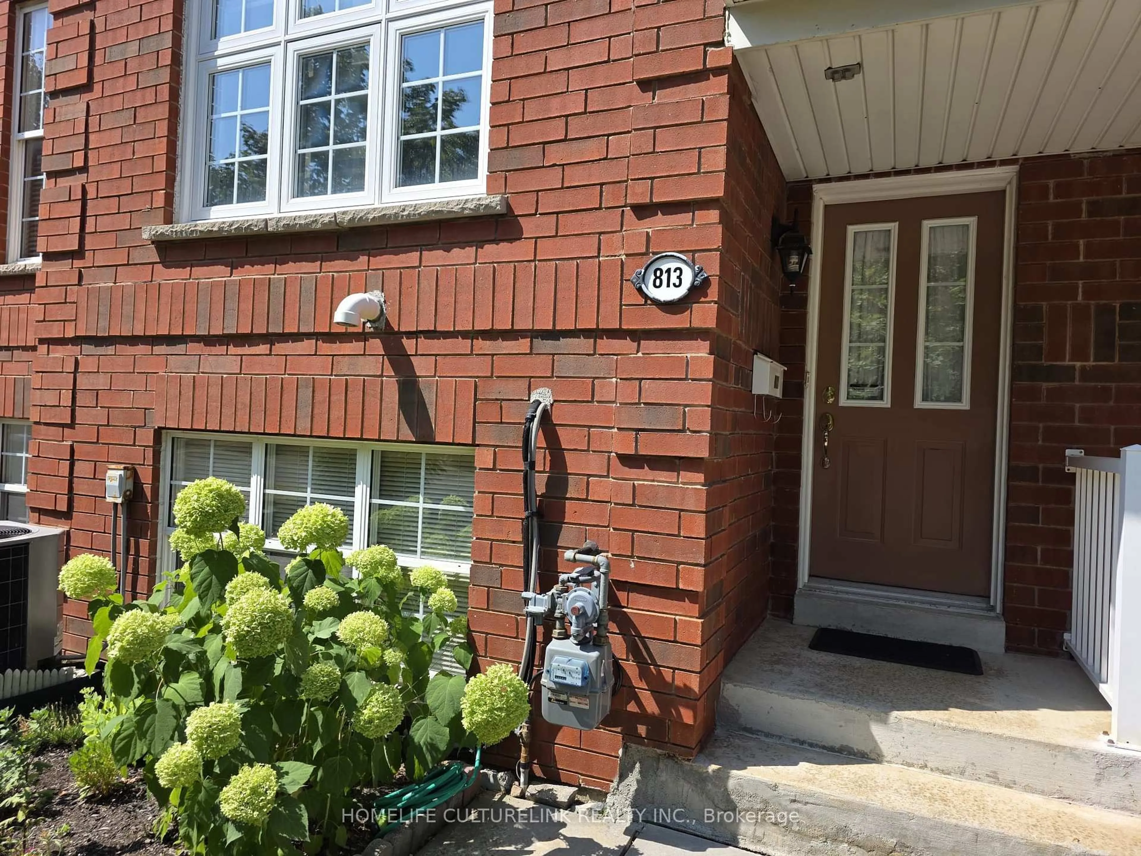 Unknown for 813 Sandhurst Circ, Toronto Ontario M1S 5S1