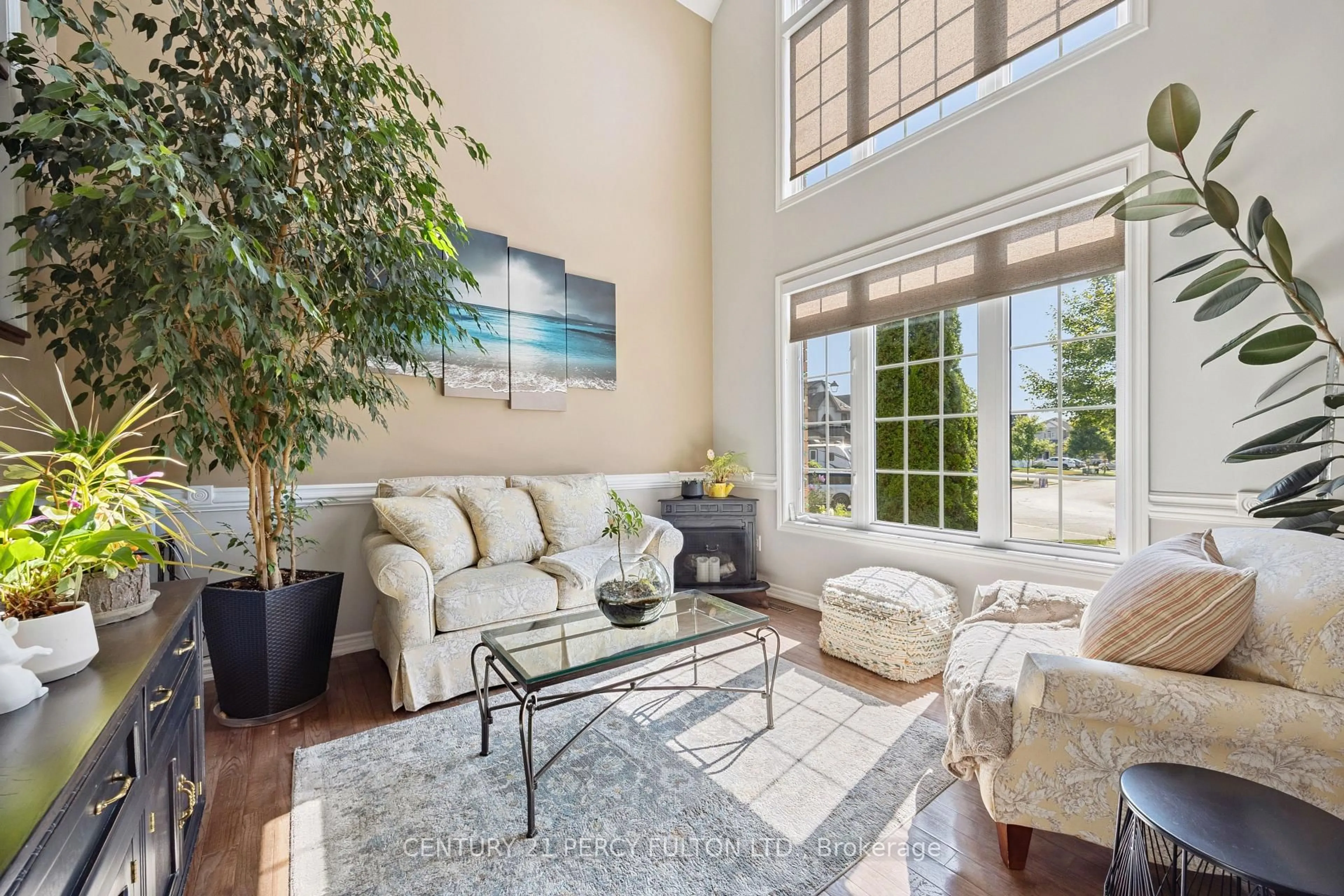 Living room with furniture, unknown for 35 Jennings Dr, Clarington Ontario L1C 0C2