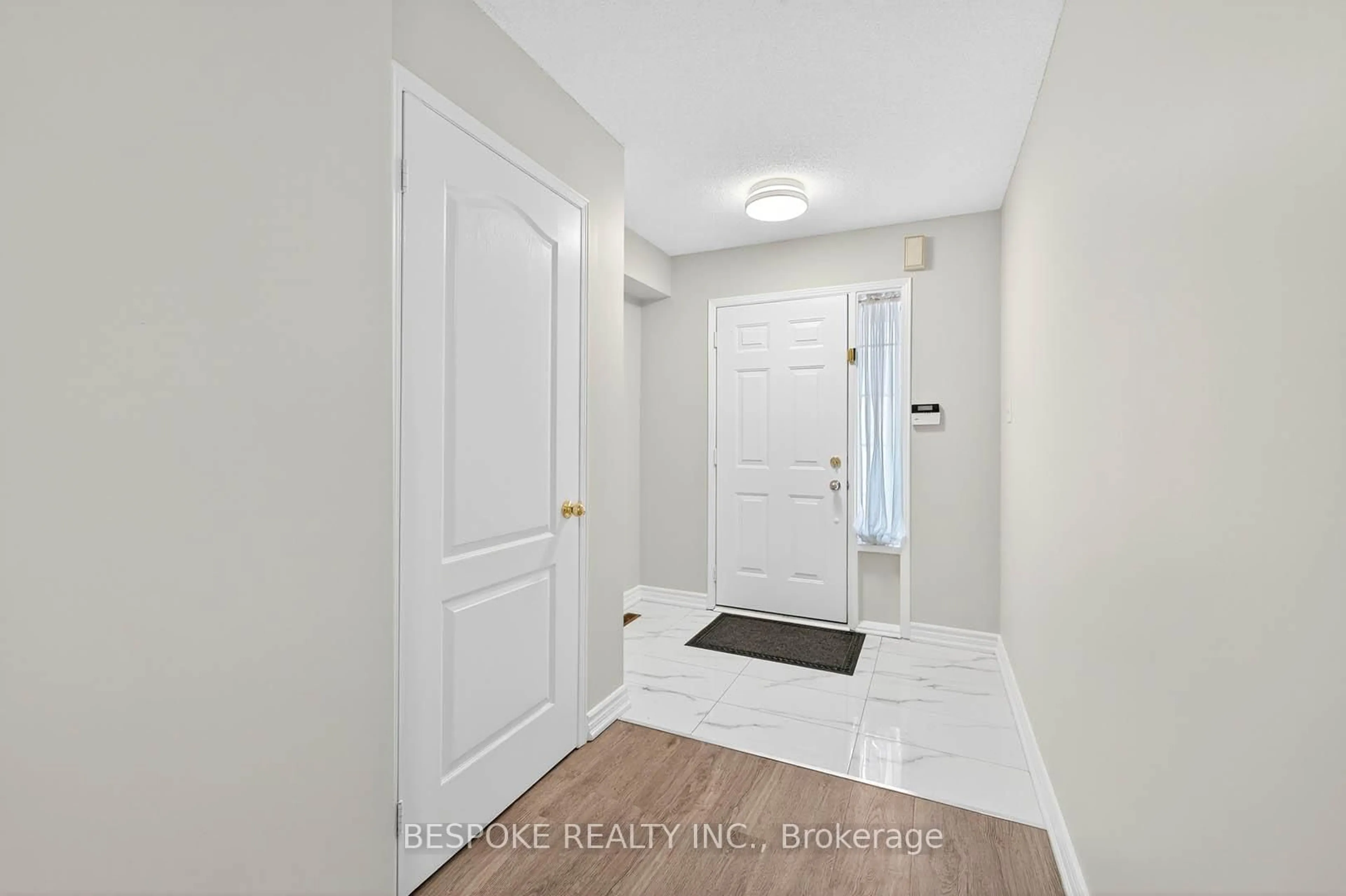 Indoor entryway for 108 Bean Cres, Ajax Ontario L1T 4K2