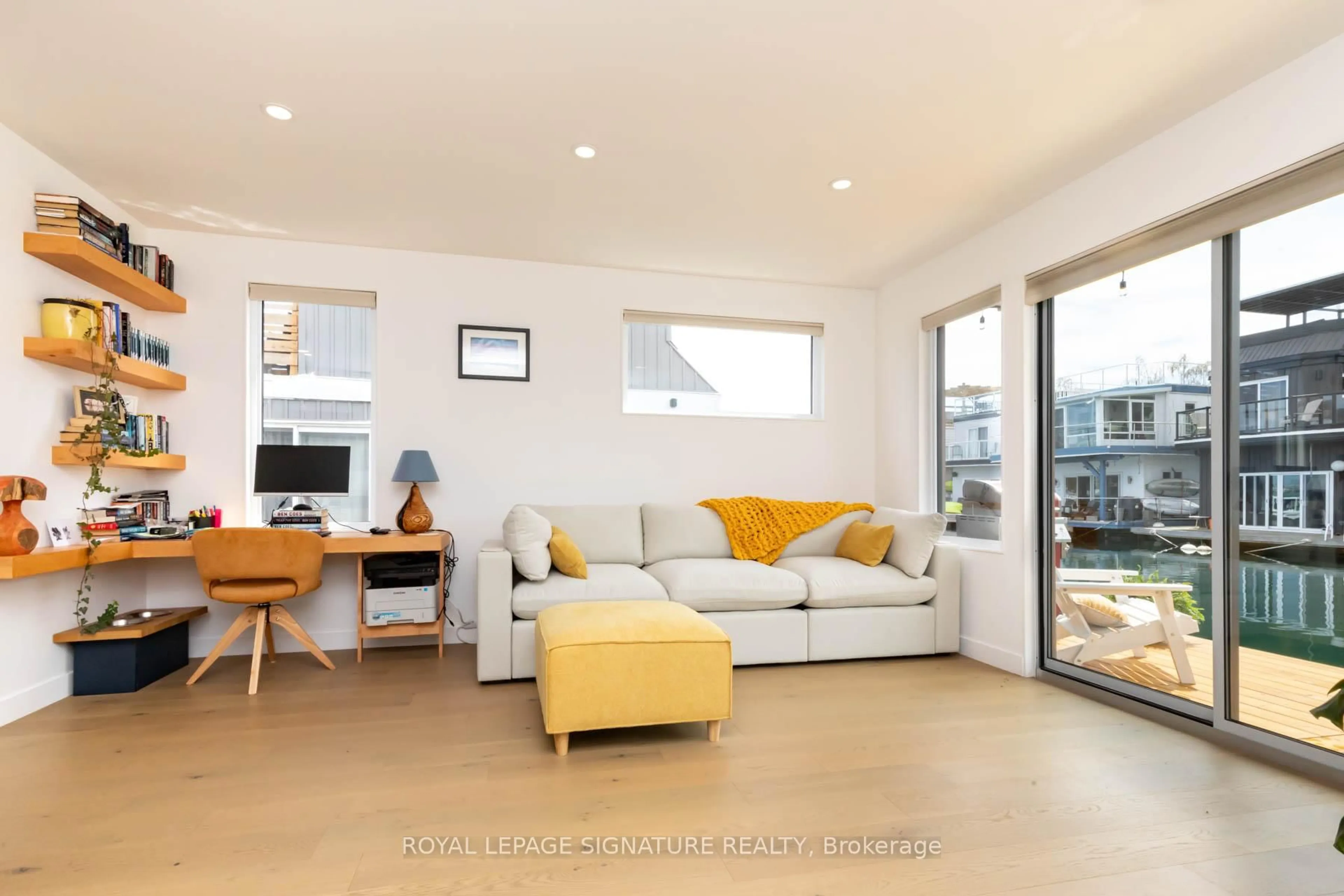 Living room with furniture, unknown for 7 Brimley Rd #E-65, Toronto Ontario M1M 3W3