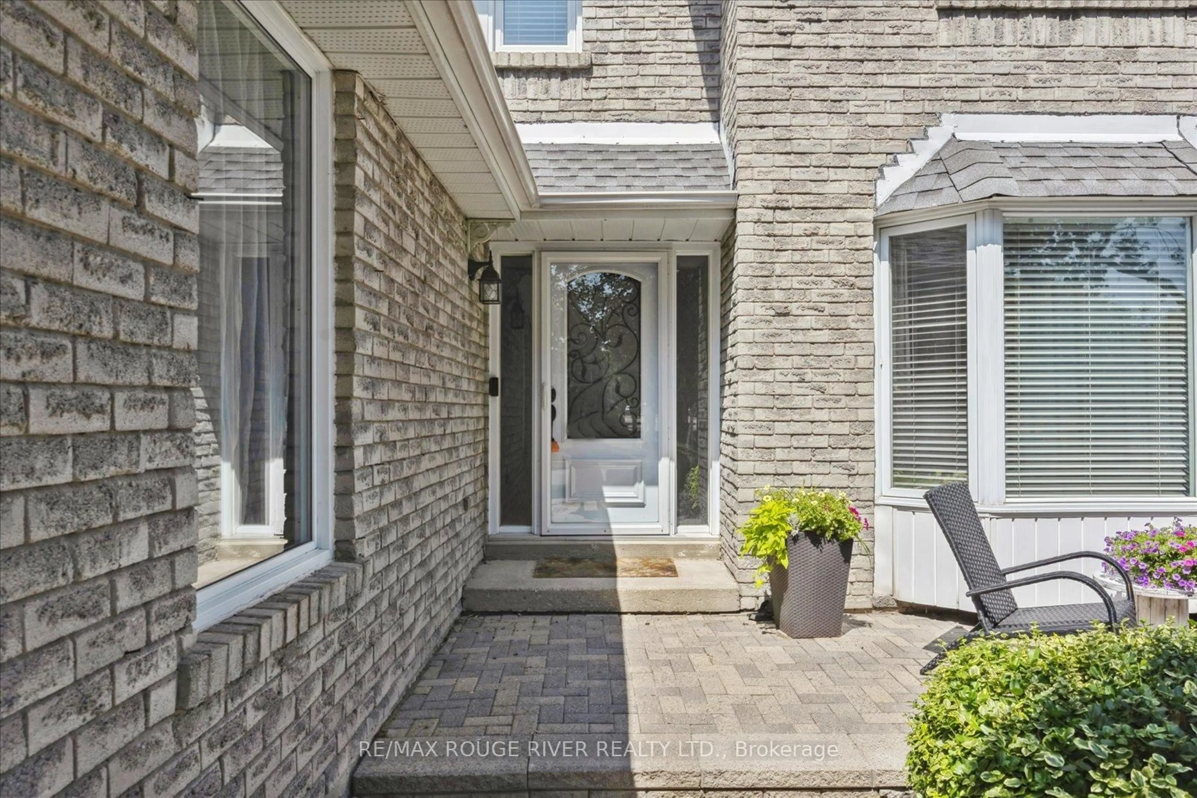Unknown for 63 Canadians Oaks Dr, Whitby Ontario L1N 6W9