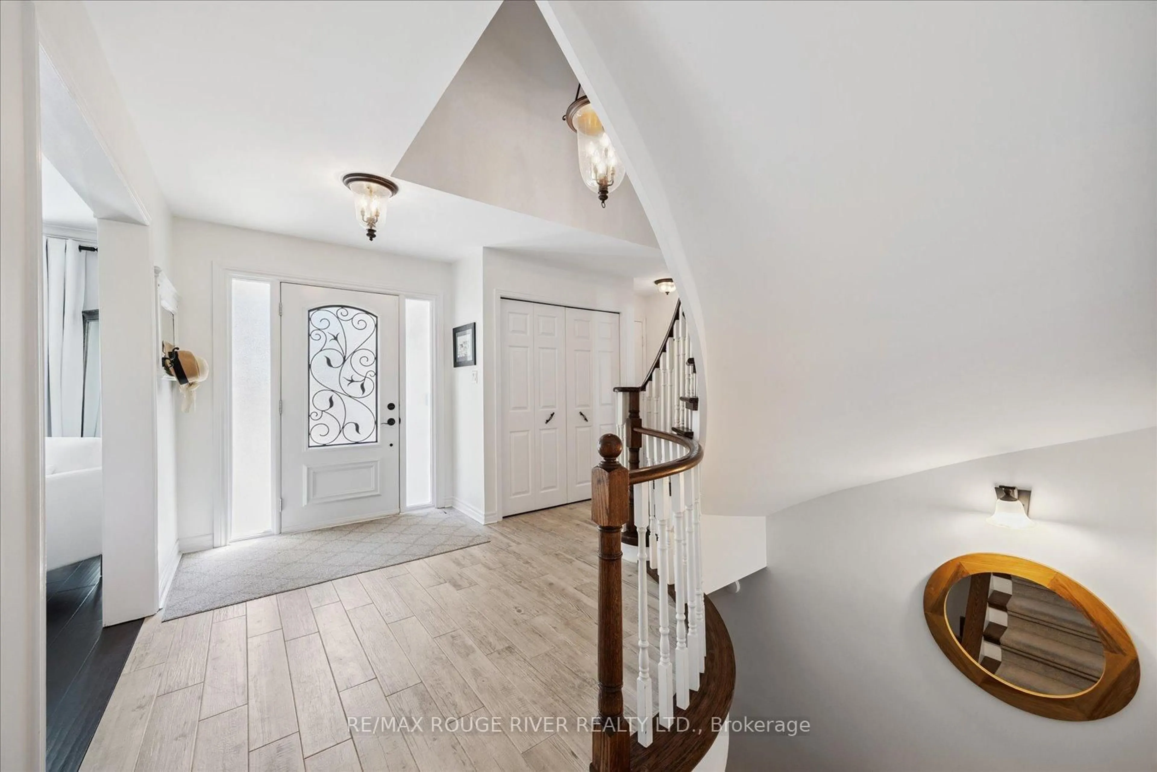 Indoor entryway for 63 Canadians Oaks Dr, Whitby Ontario L1N 6W9