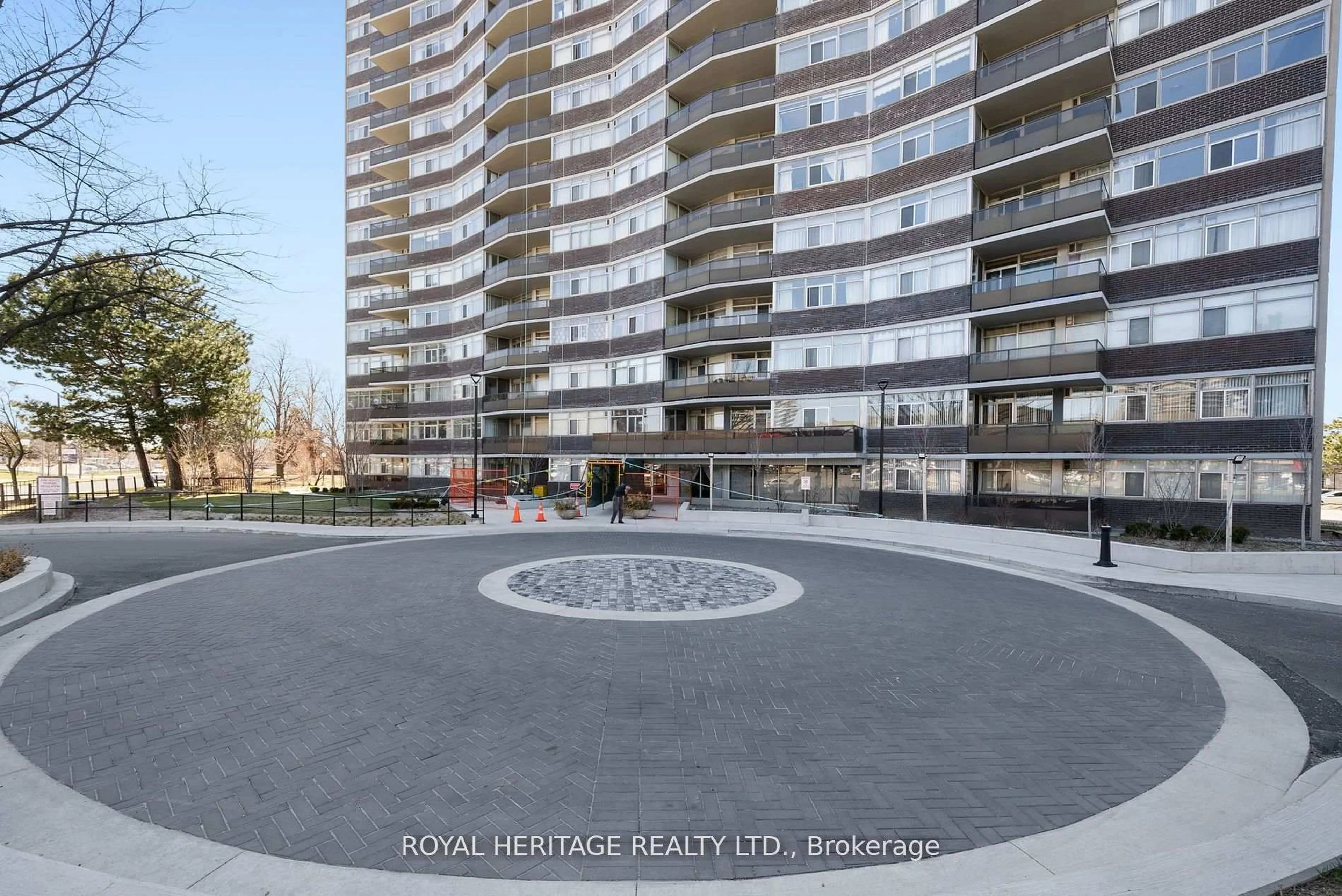 Patio, street for 3151 Bridletowne Circ #1207, Toronto Ontario M1W 2T1
