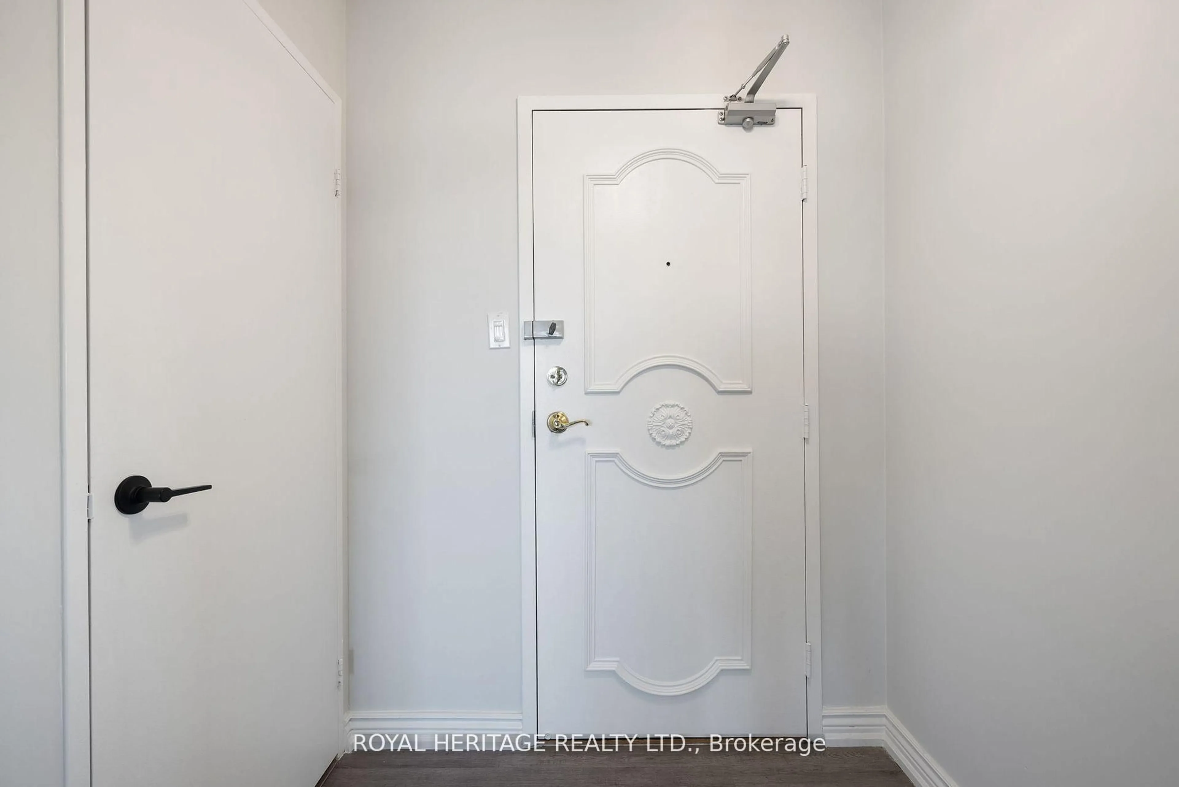 Indoor entryway for 3151 Bridletowne Circ #1207, Toronto Ontario M1W 2T1