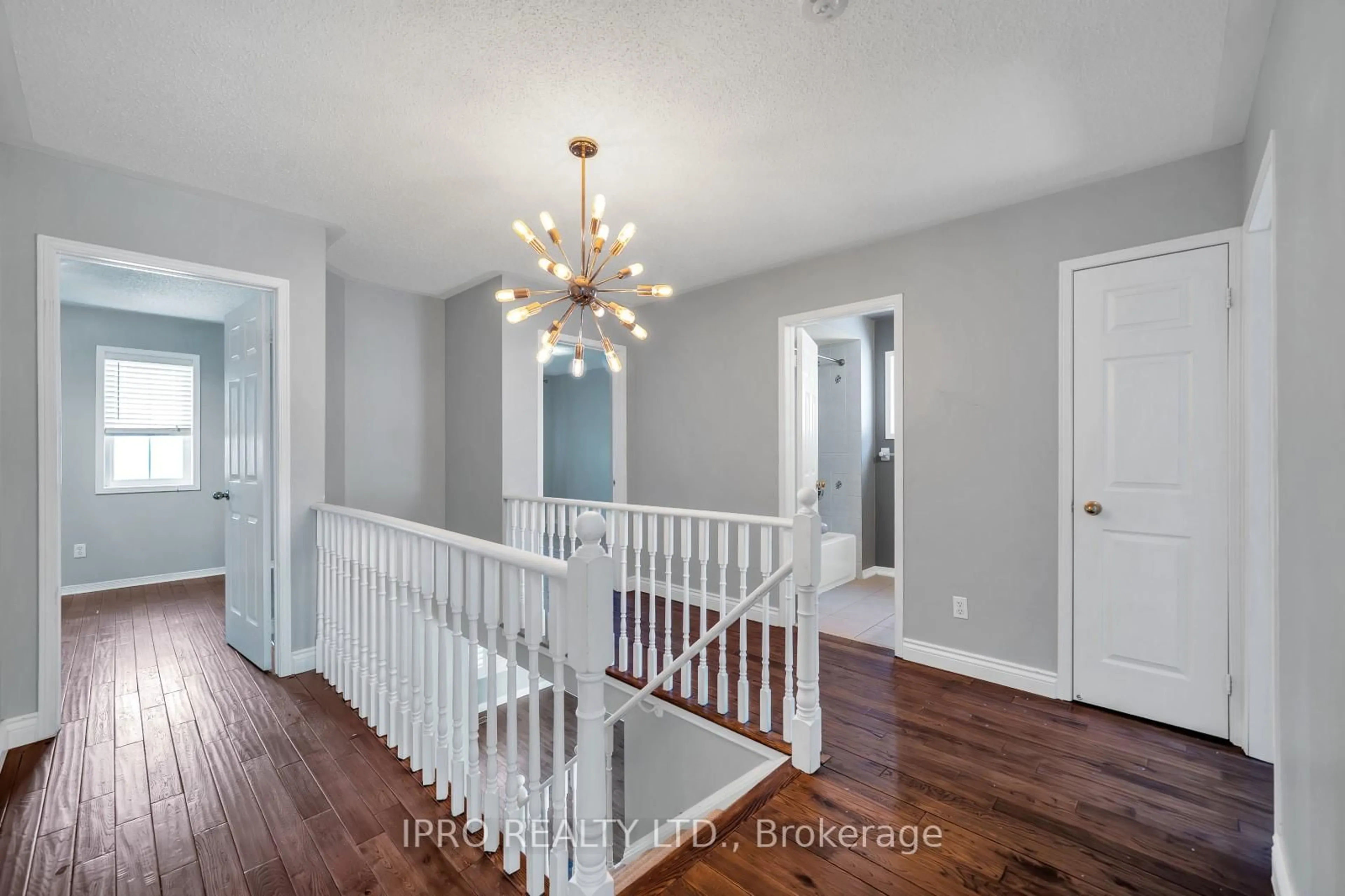 Indoor entryway for 5 Fenton St, Ajax Ontario L1Z 1Y4