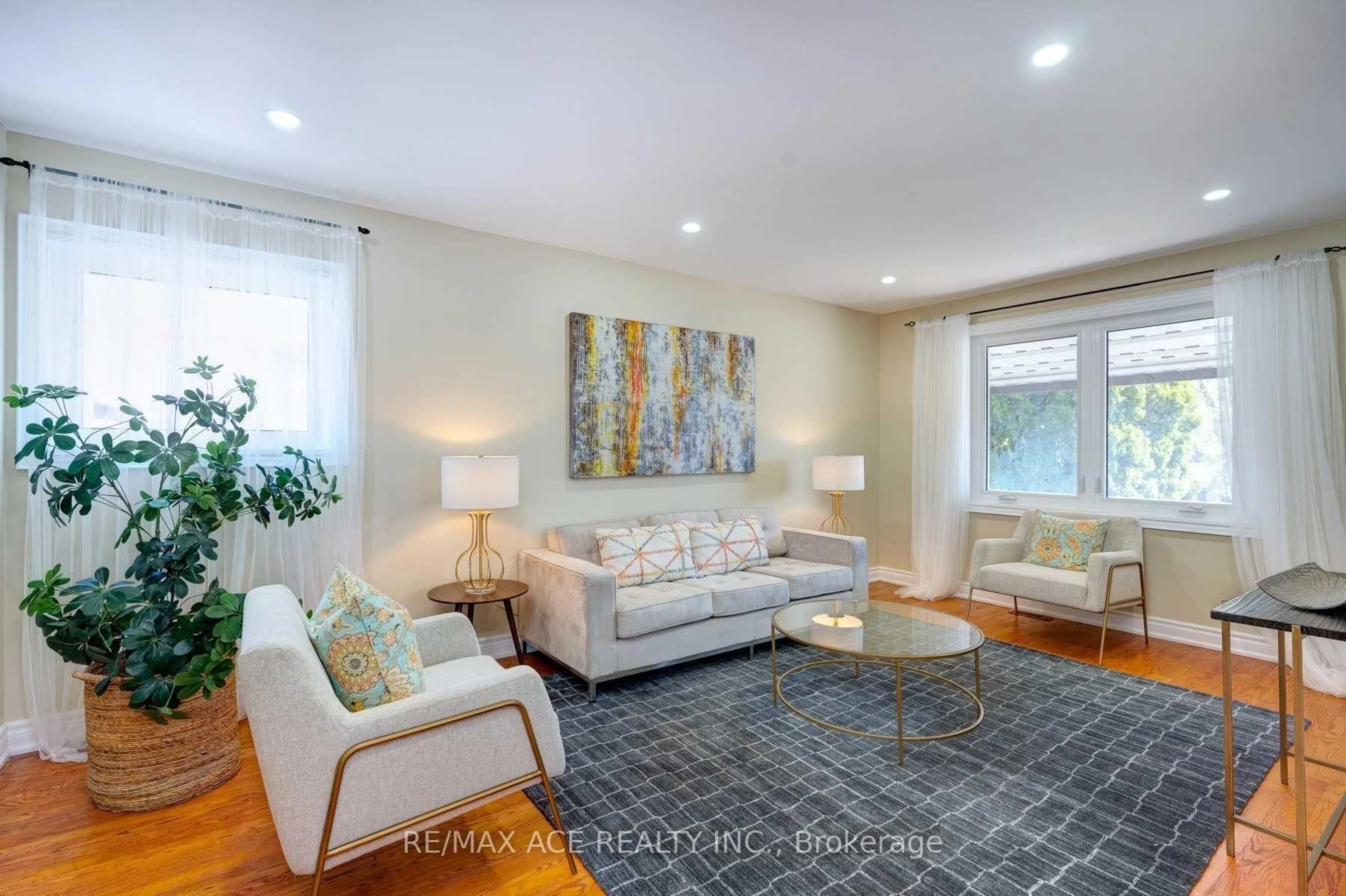 Living room with furniture, unknown for 22 Elba Ave, Toronto Ontario M1L 4E8