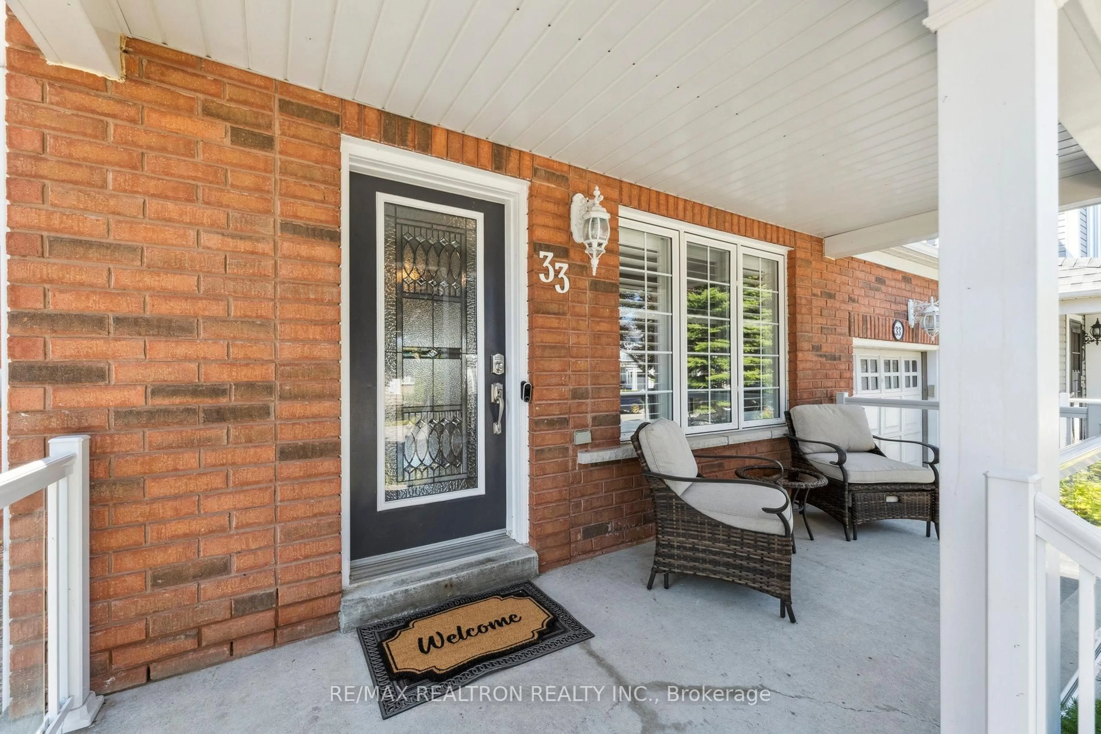 Indoor entryway for 33 Lilley Ave, Ajax Ontario L1Z 1L7