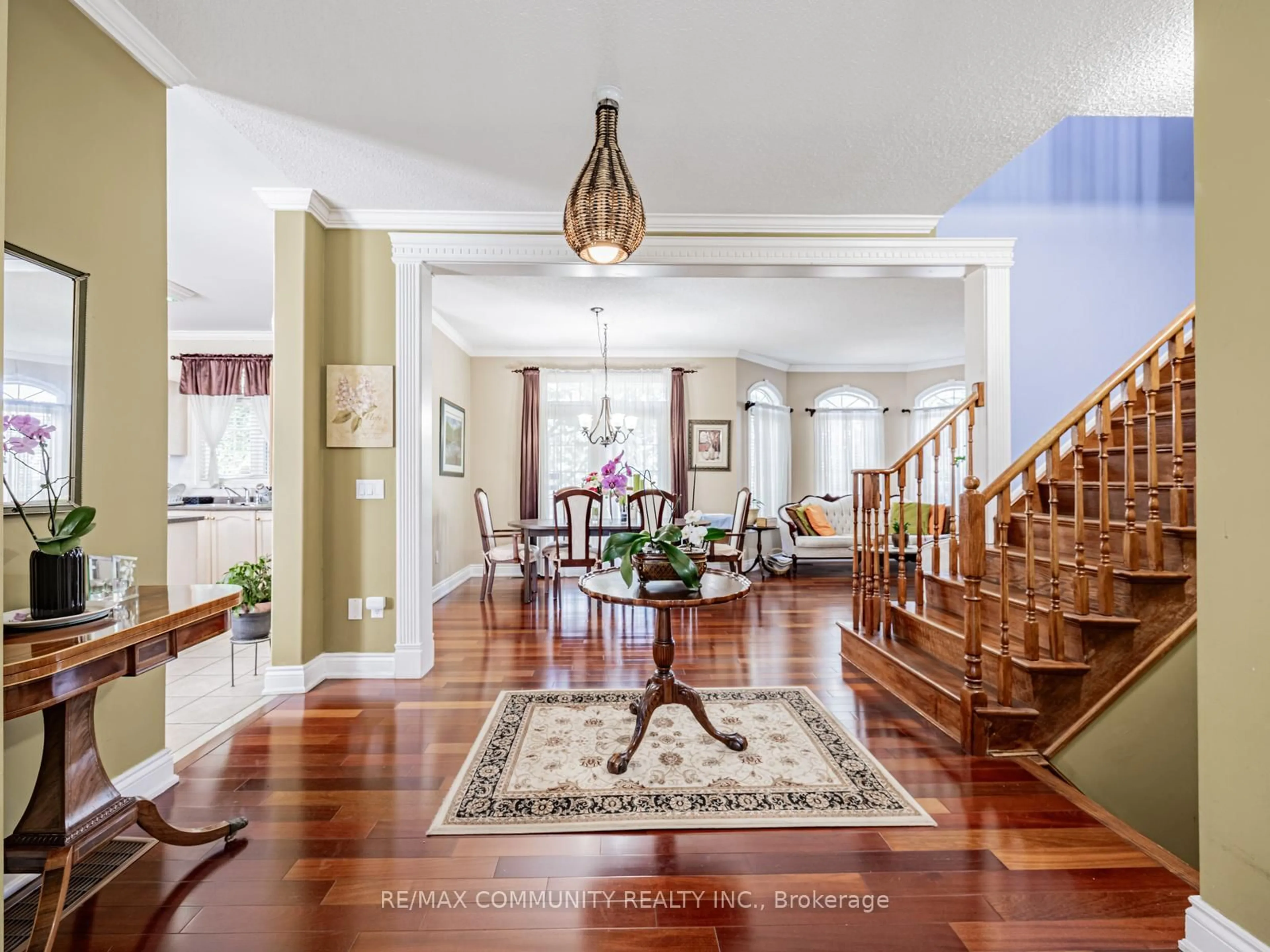 Indoor foyer for 44 Mourning Dove Cres, Toronto Ontario M1B 6A8