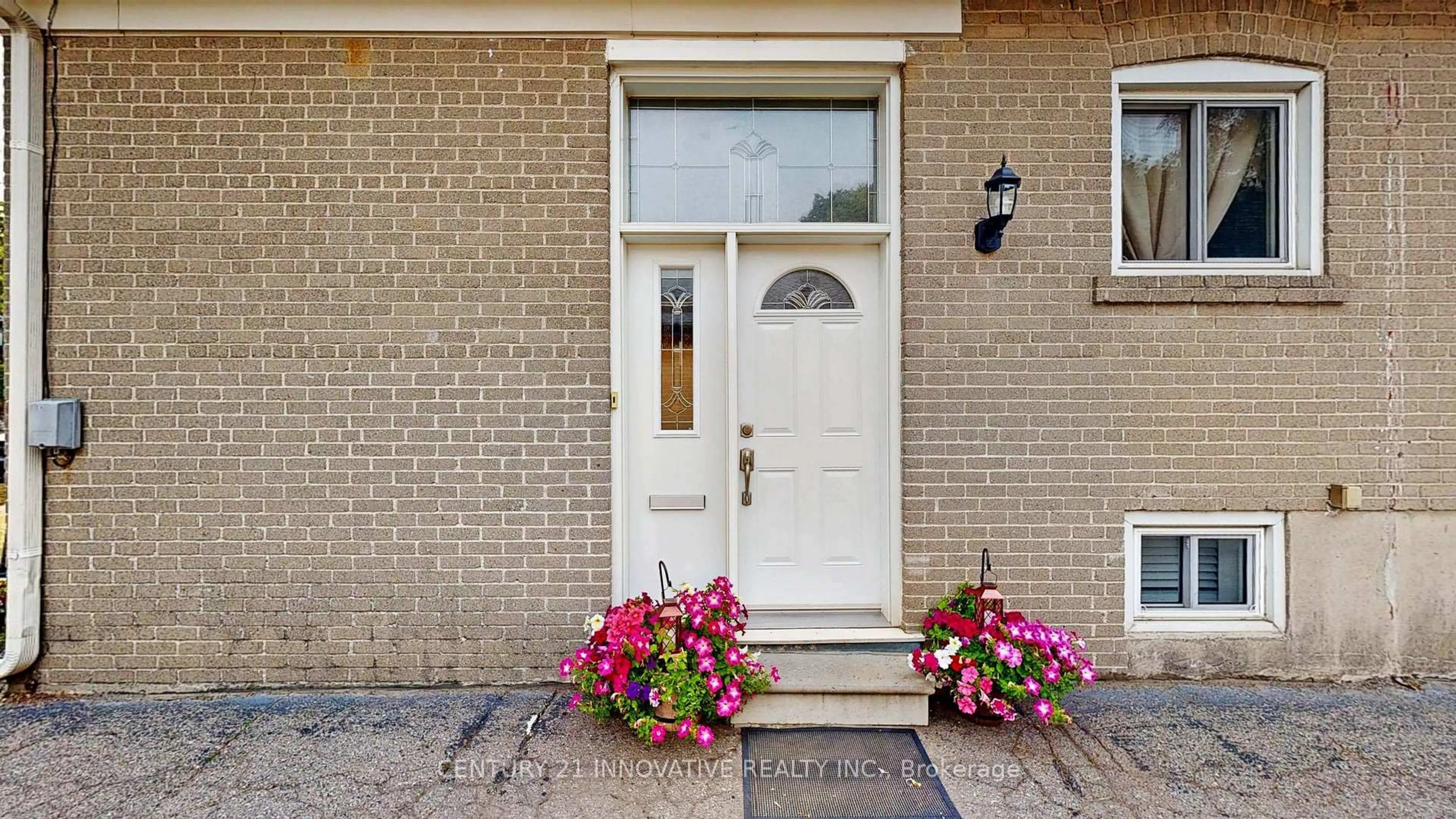 Indoor entryway for 140 Benleigh Dr, Toronto Ontario M1H 1K3
