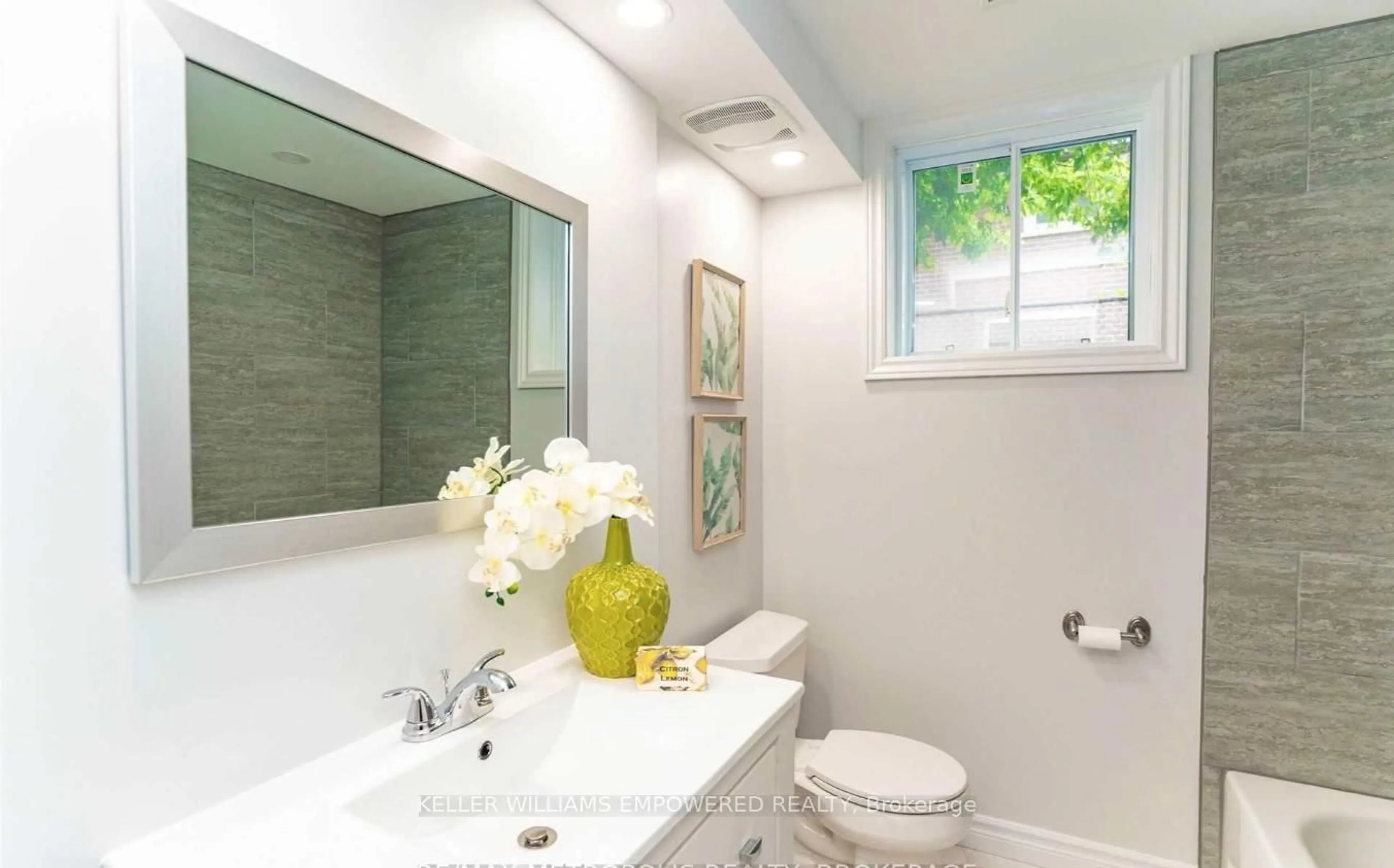 Contemporary bathroom, ceramic/tile floor for 361 Windsor St, Oshawa Ontario L1H 6G7