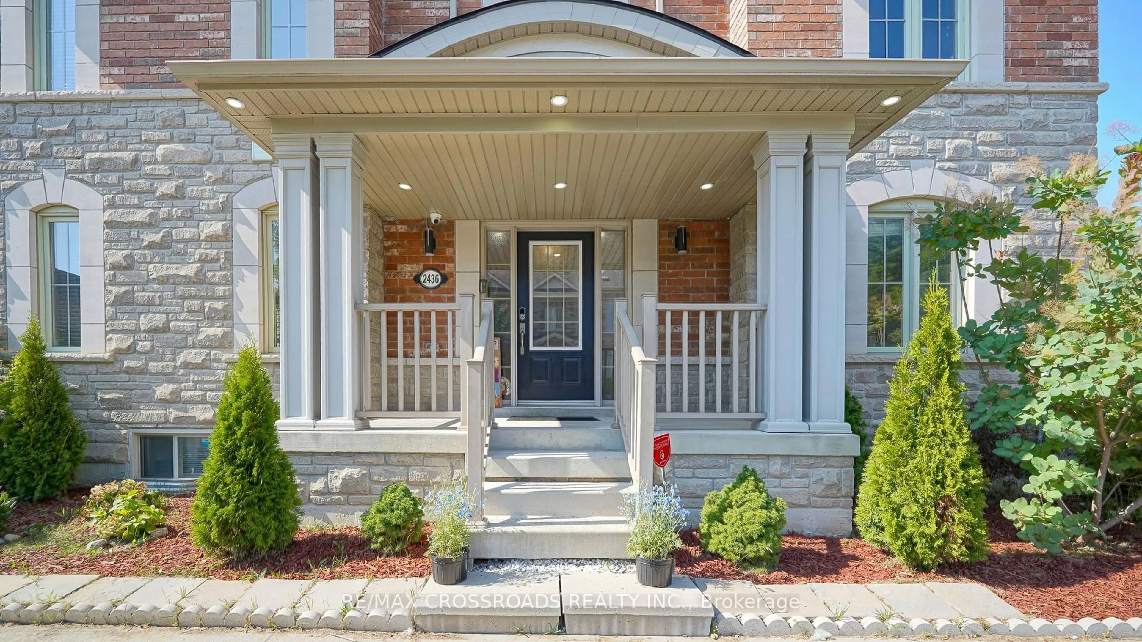 Indoor entryway for 2436 Tillings Rd, Pickering Ontario L1X 0B6