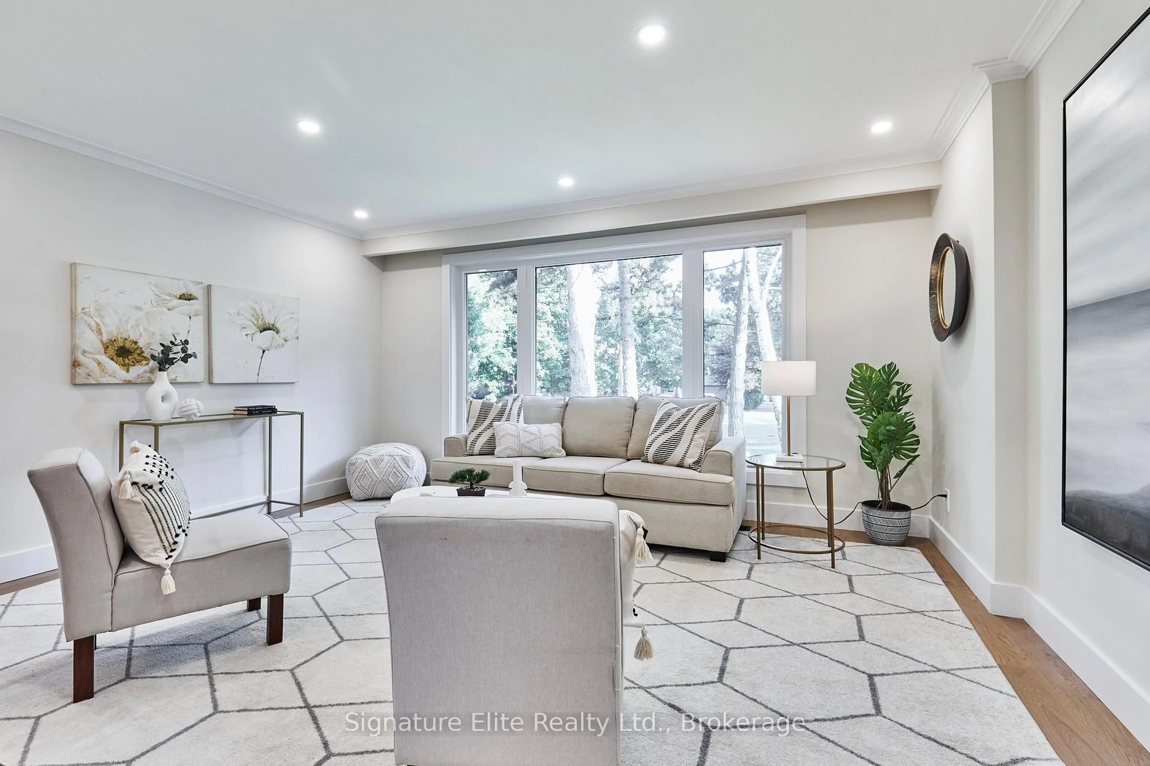 Living room with furniture, unknown for 146 Sylvan Ave, Toronto Ontario M1M 1K4