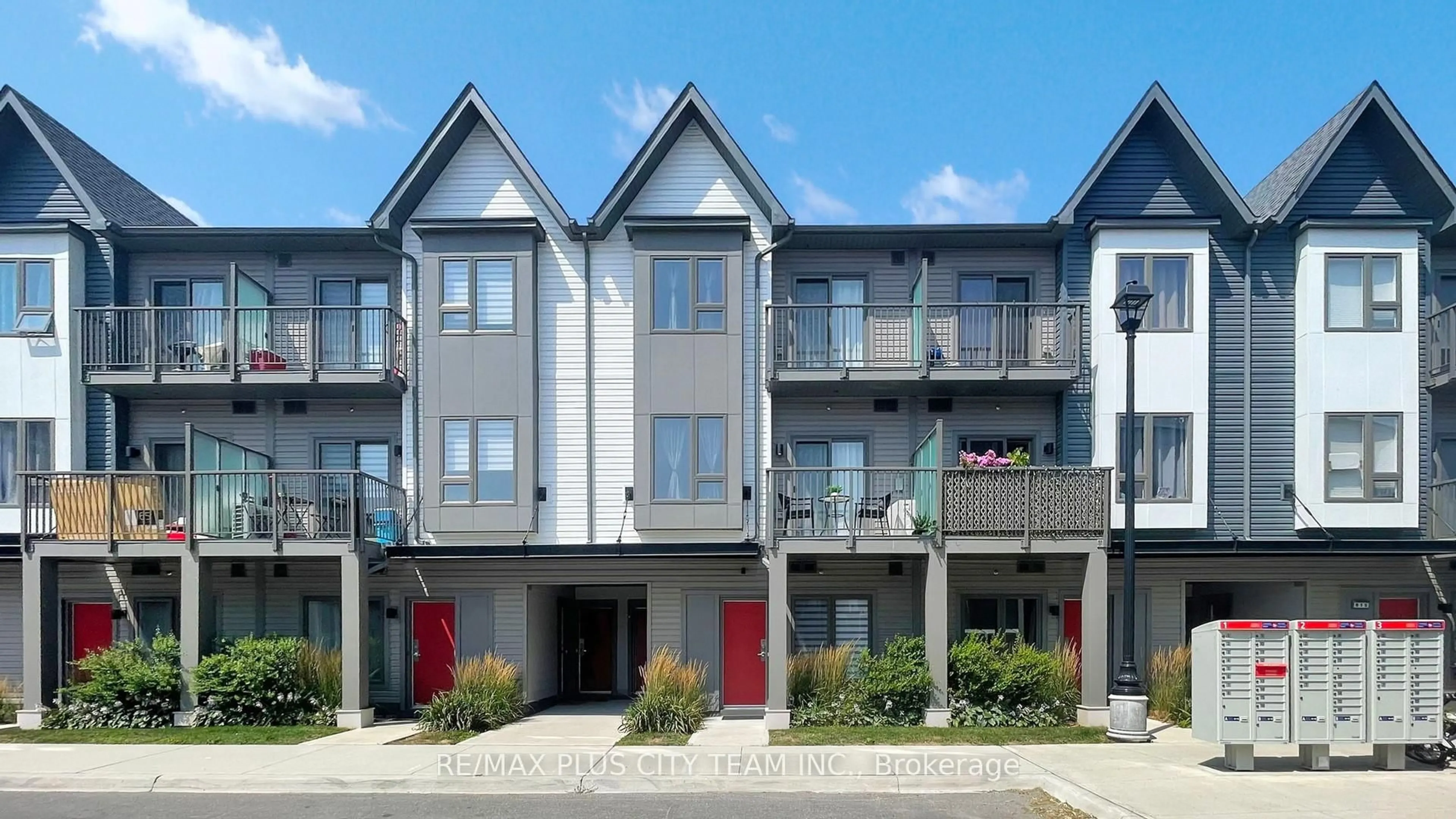 A pic from outside/outdoor area/front of a property/back of a property/a pic from drone, street for 2635 William Jackson Dr #908, Pickering Ontario L1X 0L5