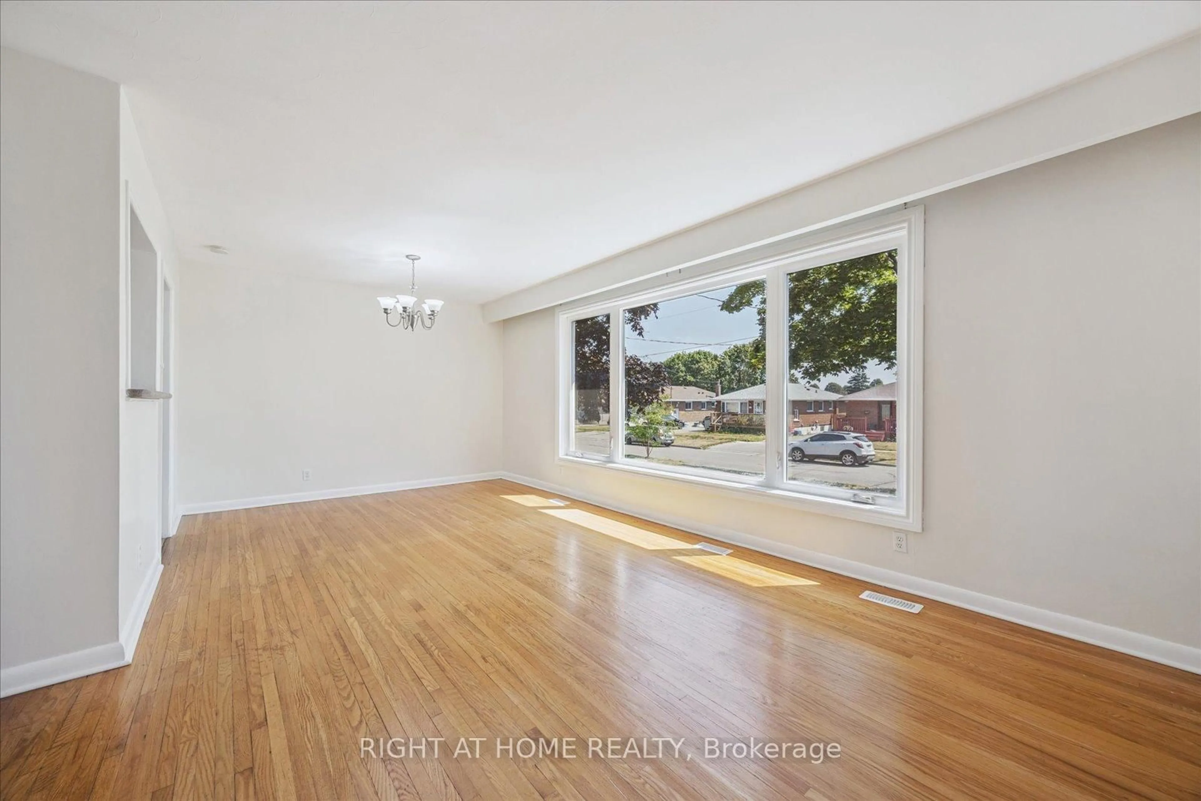 A pic of a room for 1328 Scugog Ave, Oshawa Ontario L1J 1J7