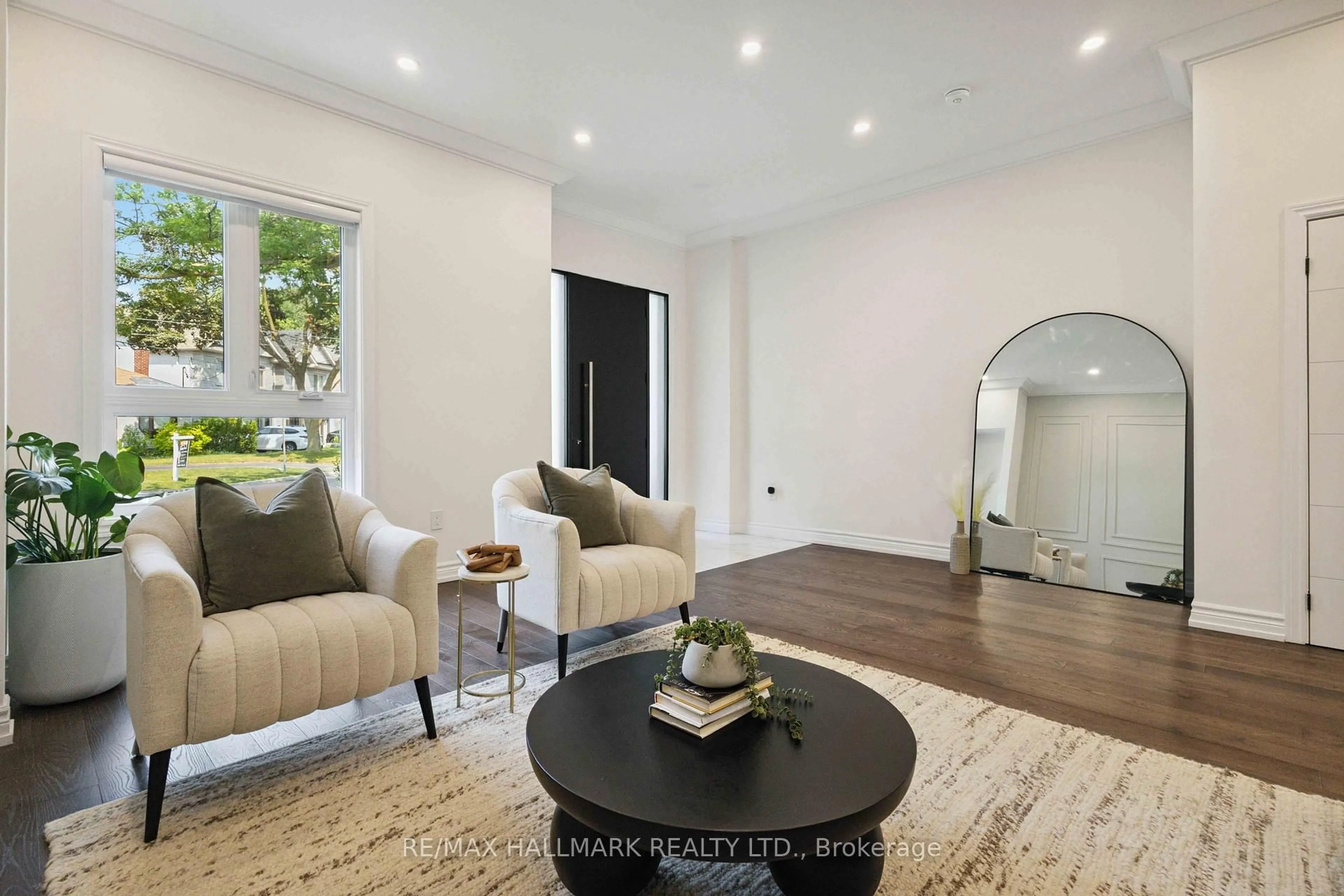 Living room with furniture, unknown for 147 Mcintosh St, Toronto Ontario M1N 3Y8