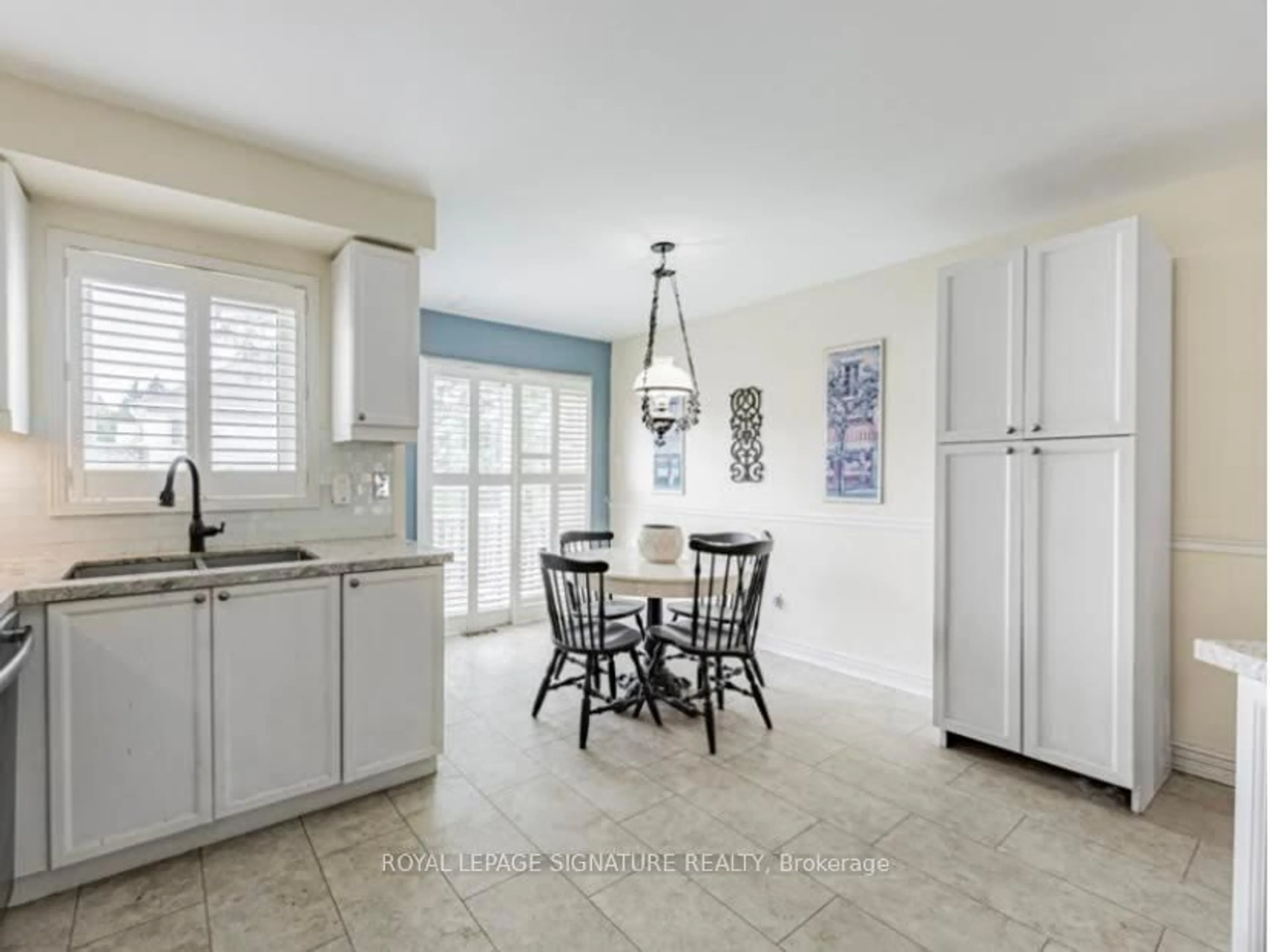 Open concept kitchen, ceramic/tile floor for 1790 Edenwood Dr, Oshawa Ontario L1G 7Y3
