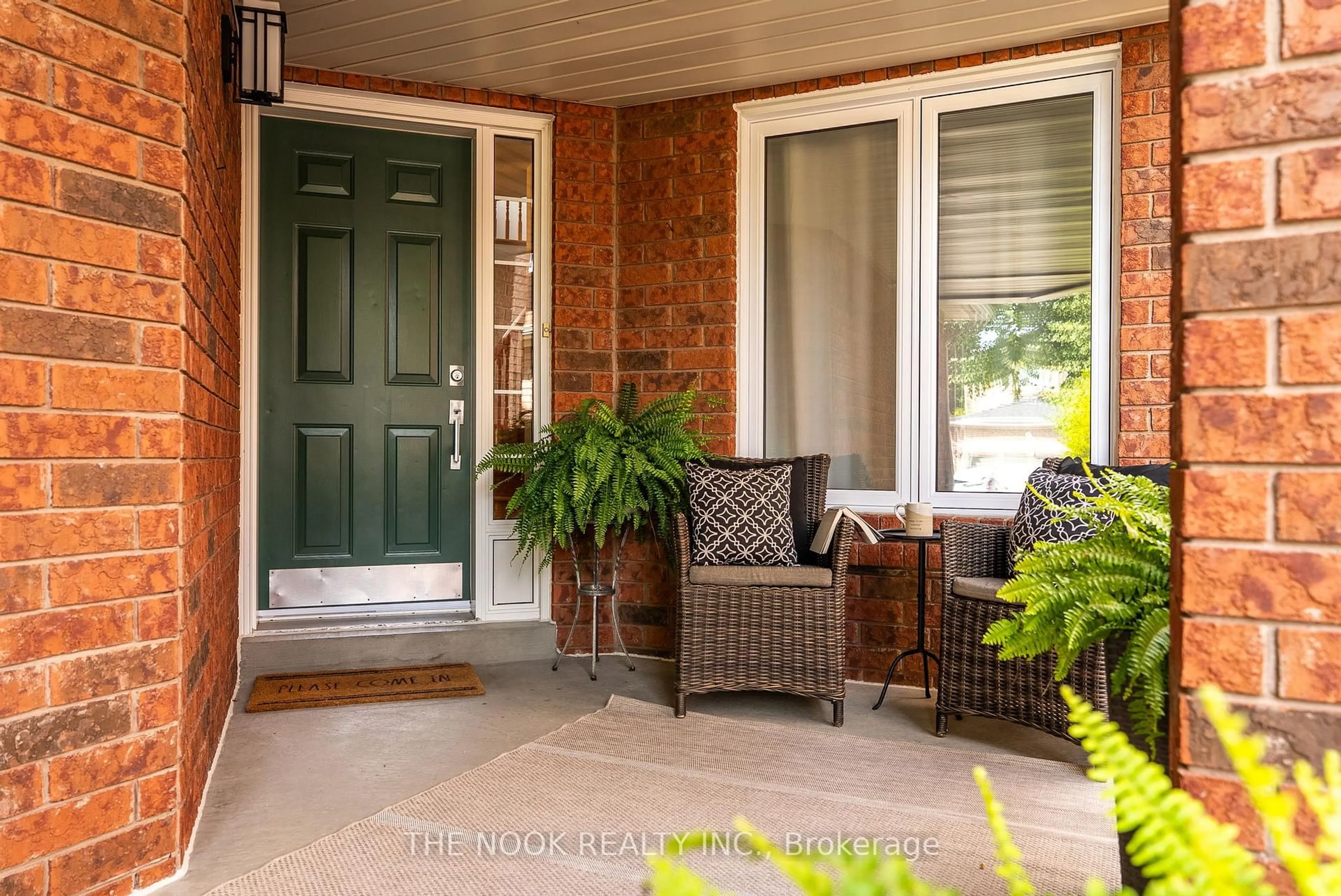 Indoor entryway for 7 Markwood Cres, Whitby Ontario L1R 2S4