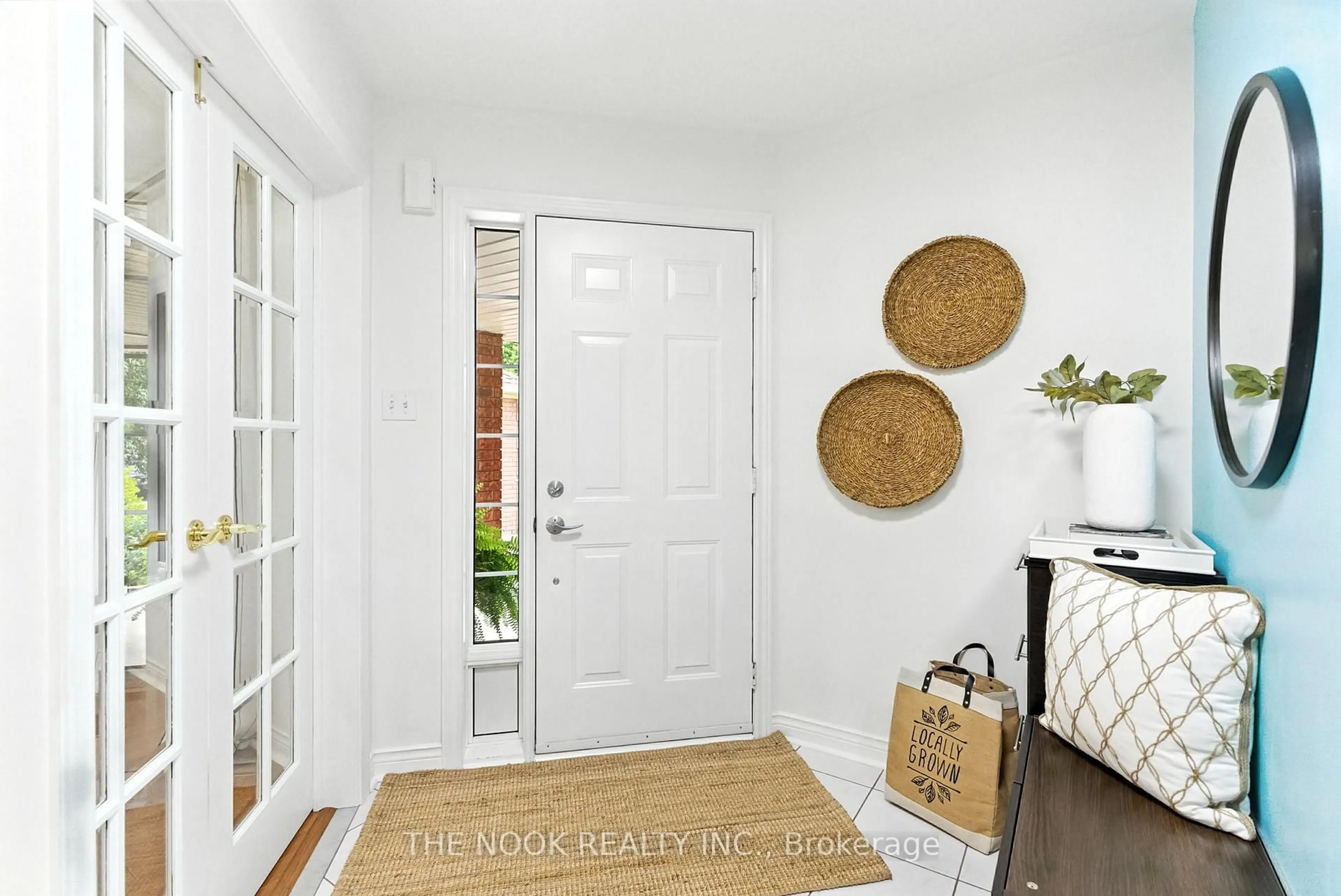 Indoor entryway for 7 Markwood Cres, Whitby Ontario L1R 2S4