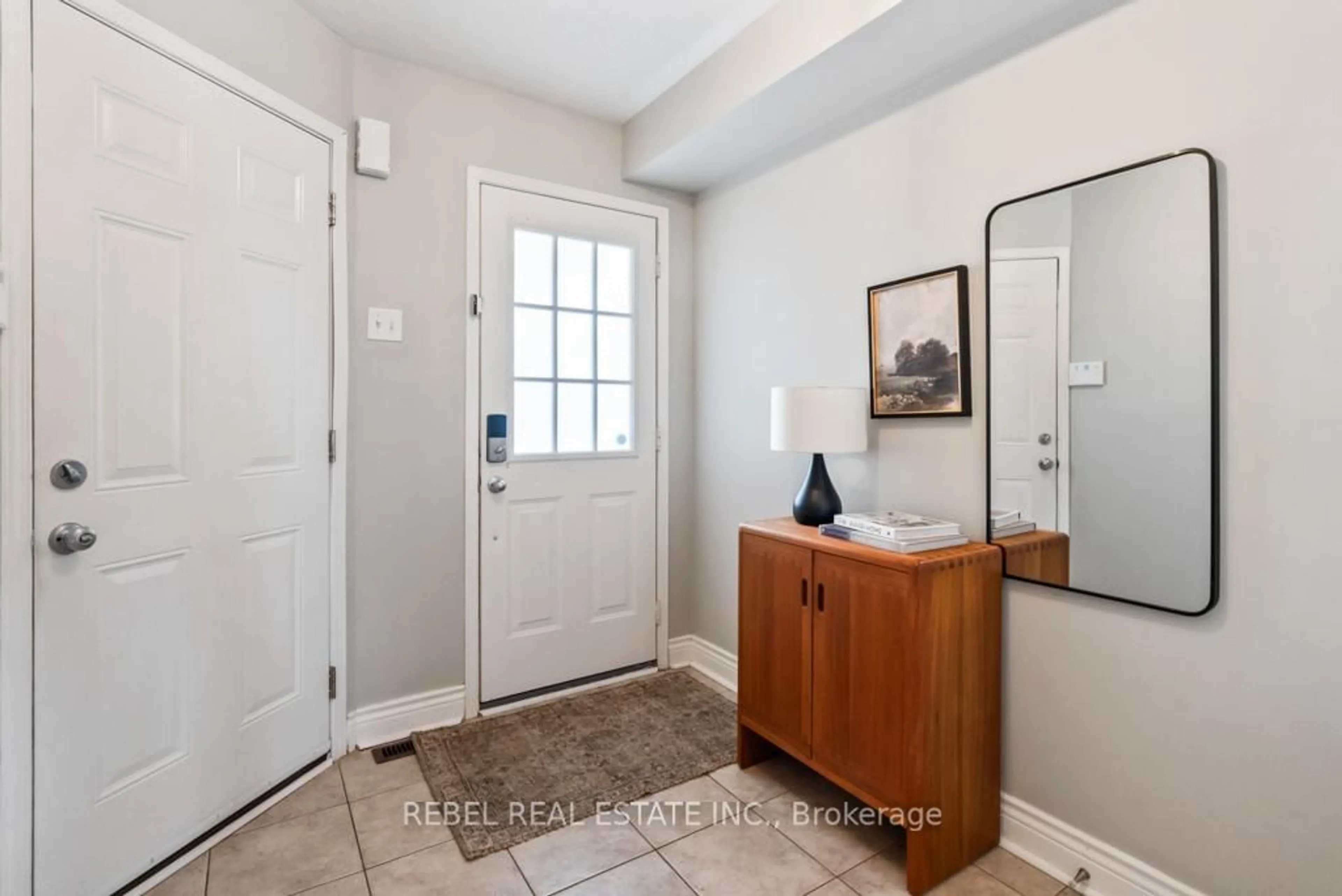 Indoor entryway for 11 Angier Cres, Ajax Ontario L1S 7R7