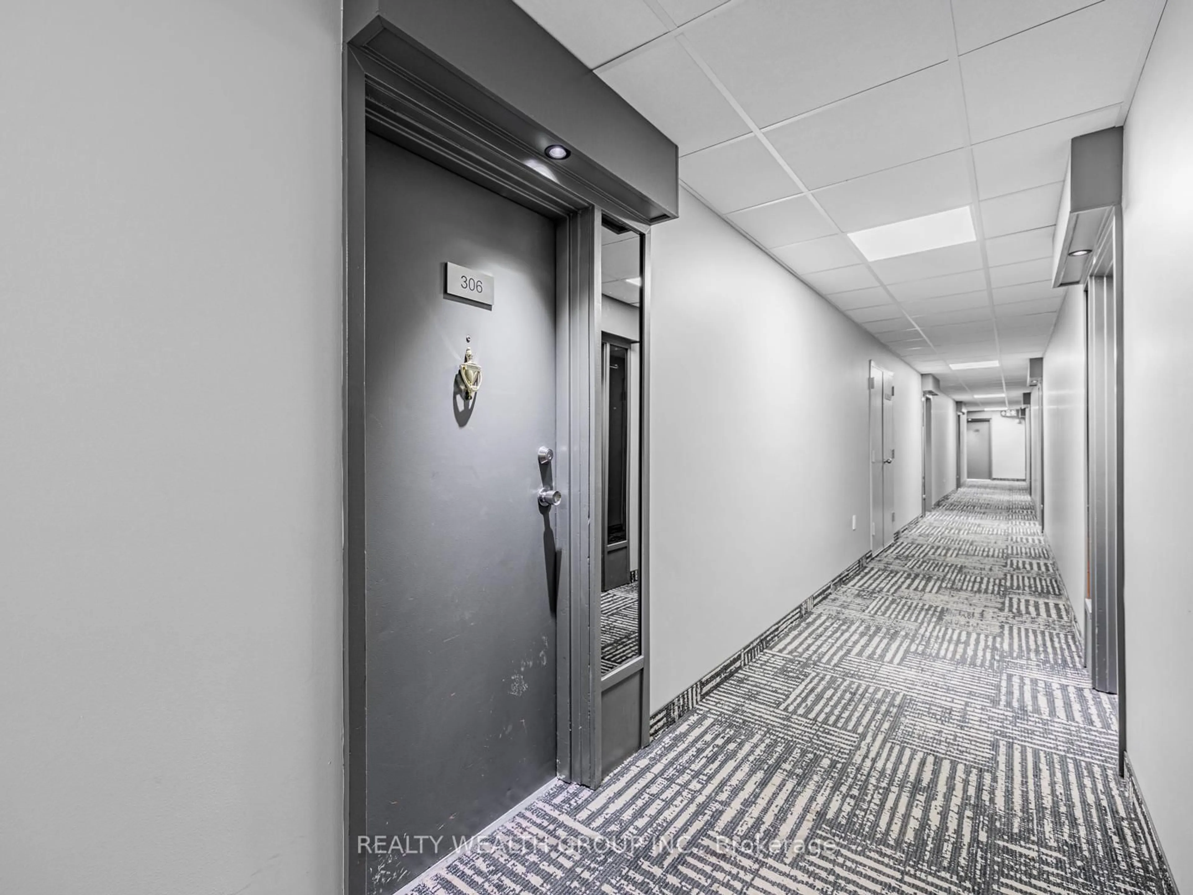Indoor foyer for 4062 Lawrence Ave #306, Toronto Ontario M1E 4V5