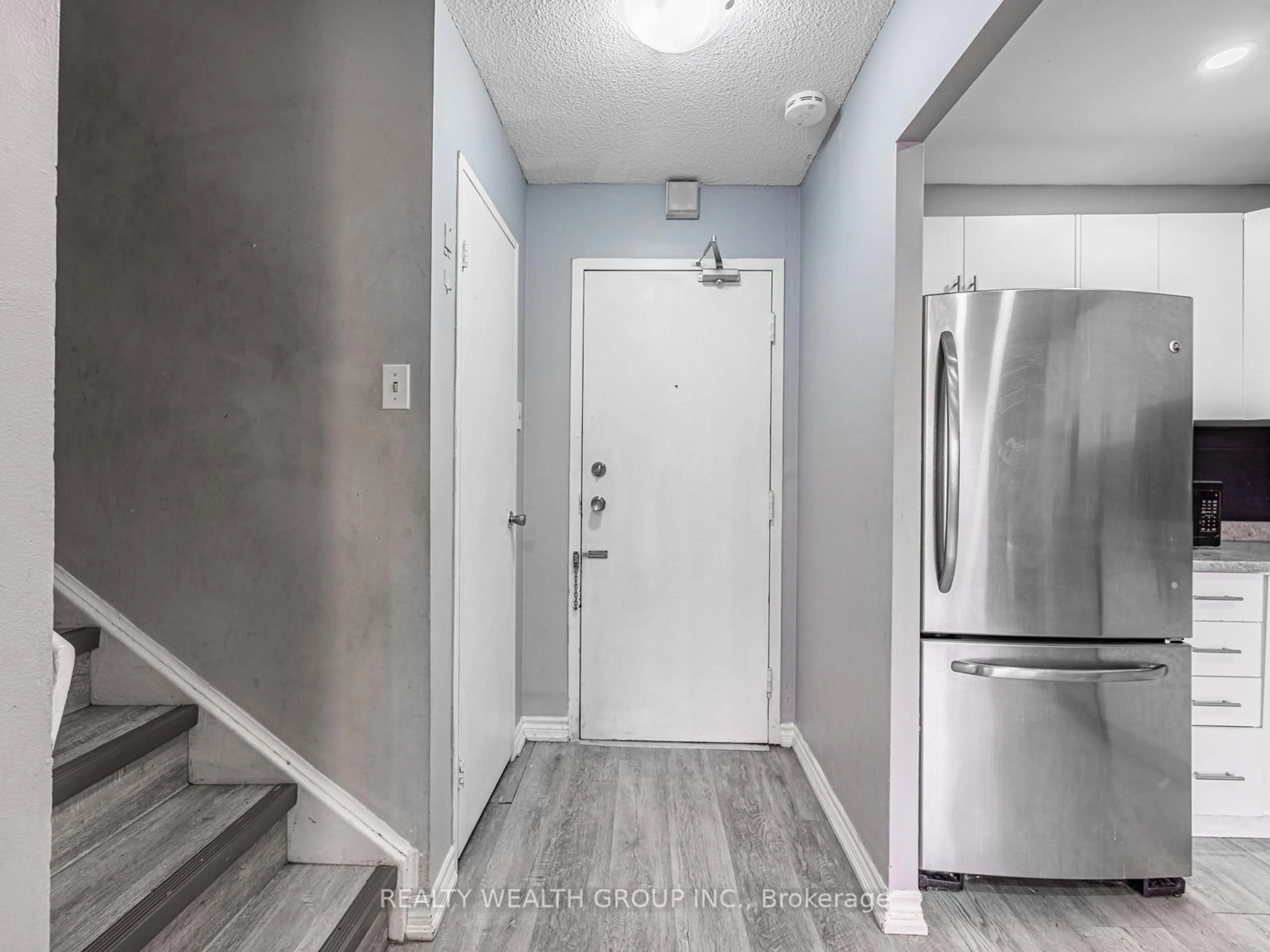 Indoor entryway for 4062 Lawrence Ave #306, Toronto Ontario M1E 4V5