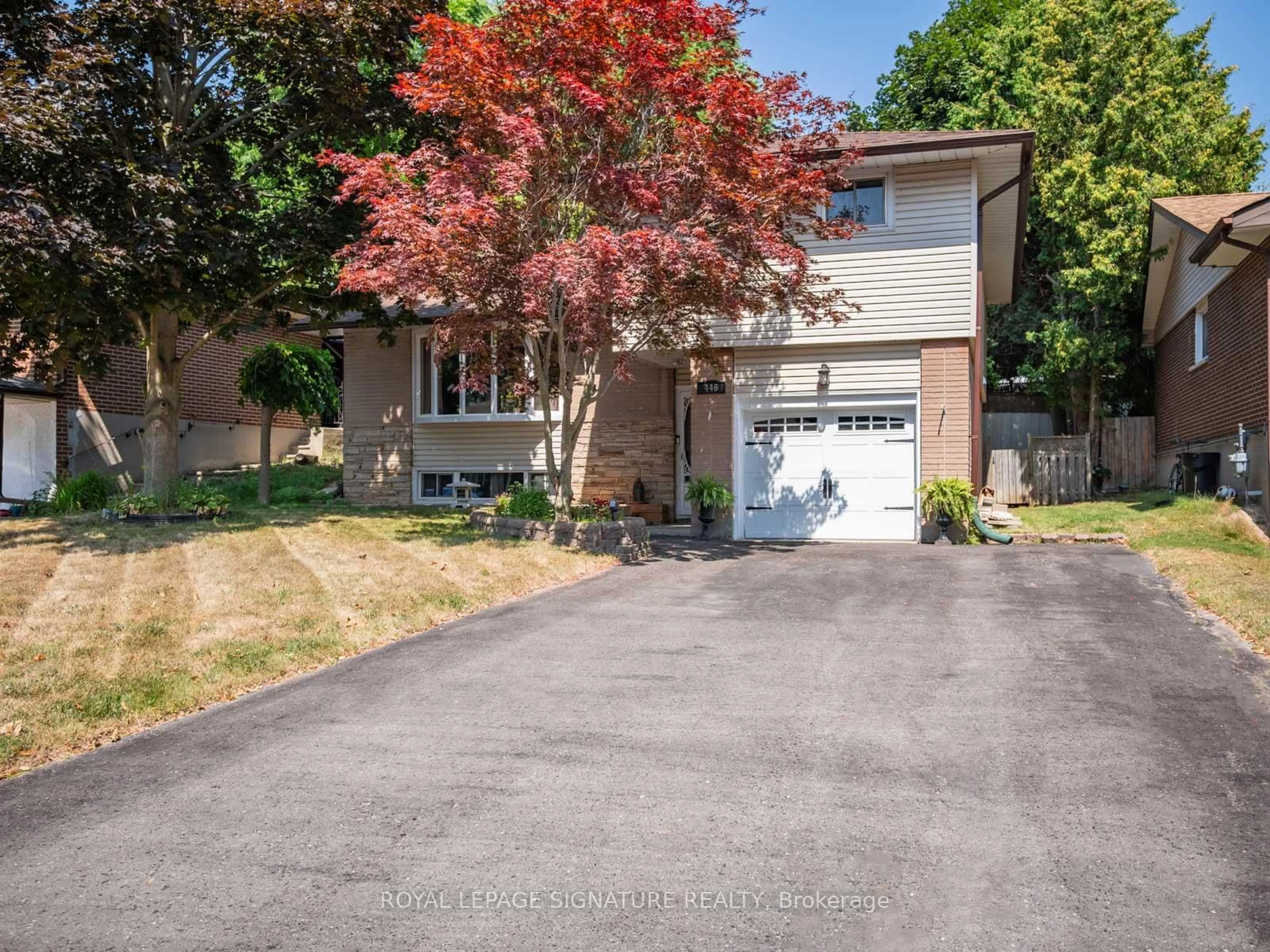 Unknown for 446 Bernhard Cres, Oshawa Ontario L1G 2B8