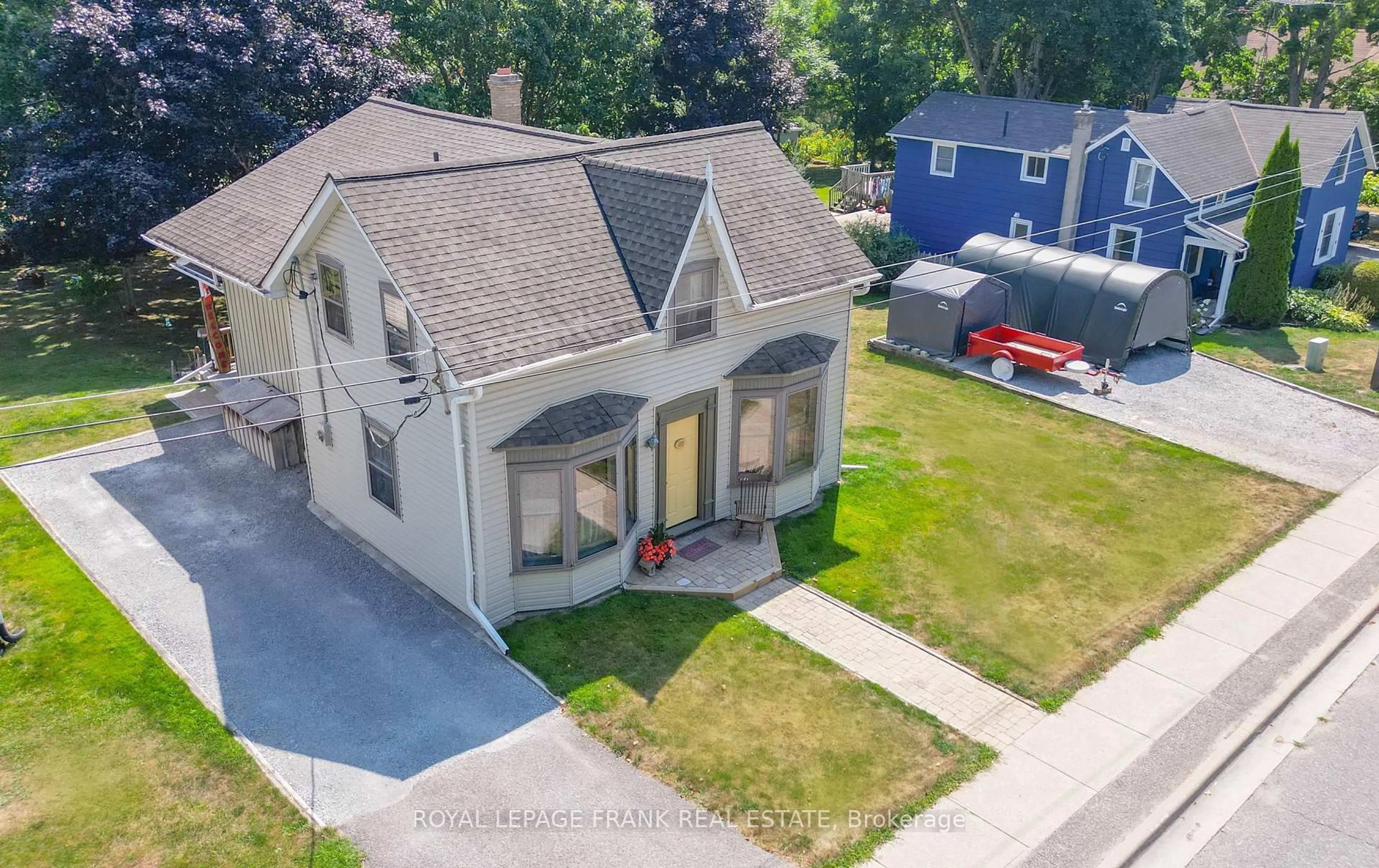 A pic from outside/outdoor area/front of a property/back of a property/a pic from drone, street for 1188 Cragg Rd, Scugog Ontario L0C 1B0